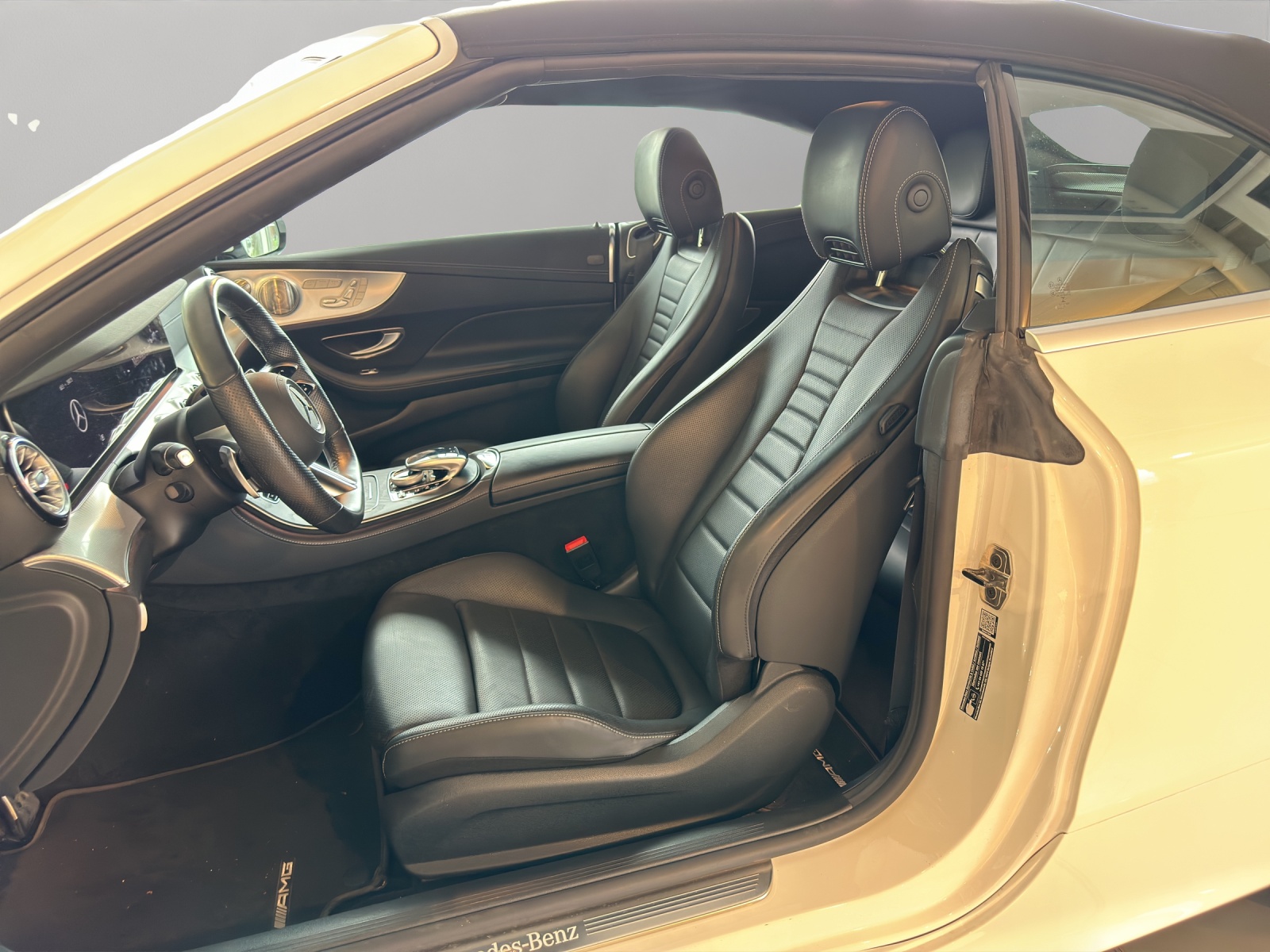 MERCEDES-BENZ E 450 Cabriolet 4Matic AMG Line 9G-Tronic-image-3