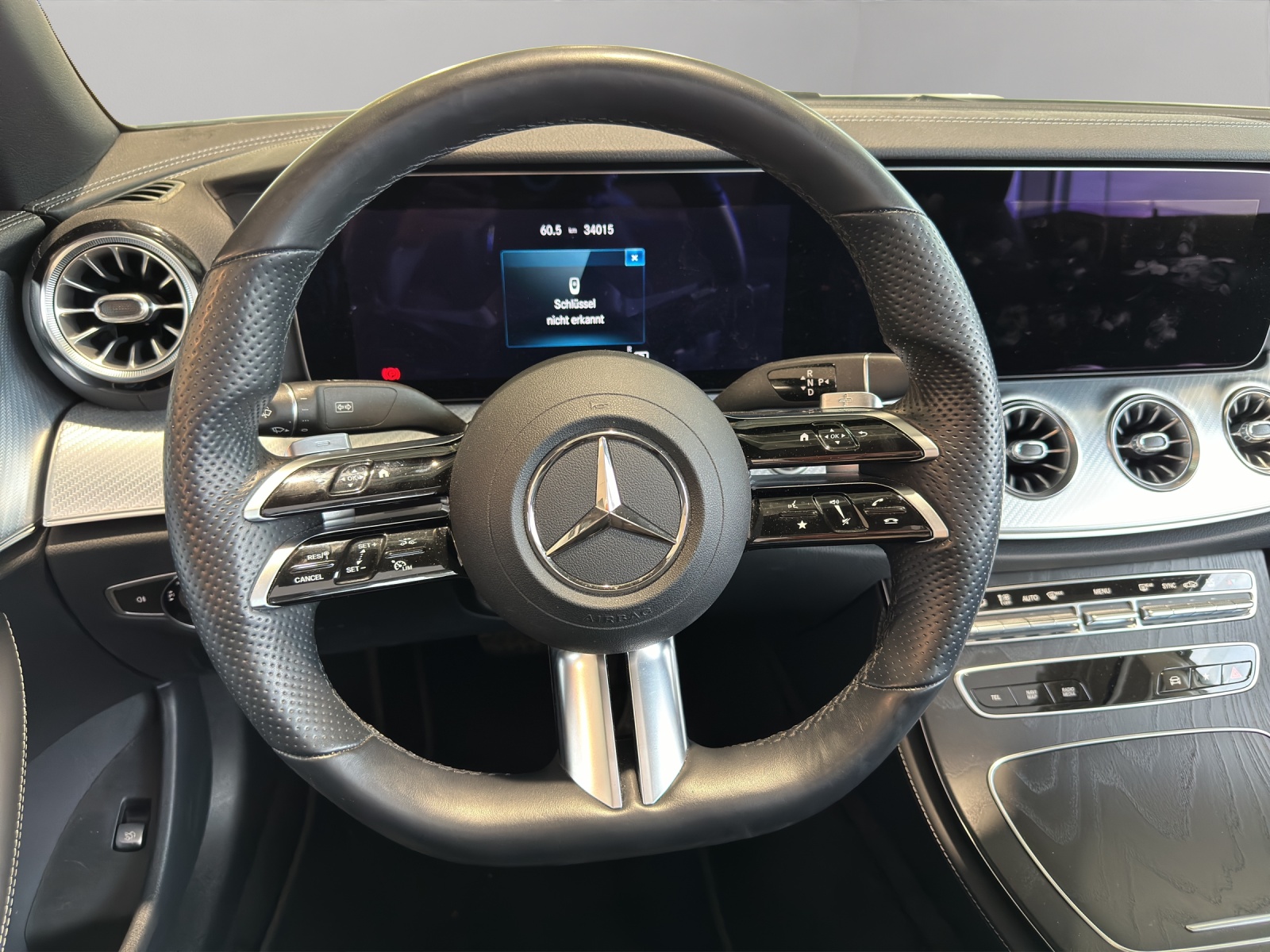 MERCEDES-BENZ E 450 Cabriolet 4Matic AMG Line 9G-Tronic-image-4
