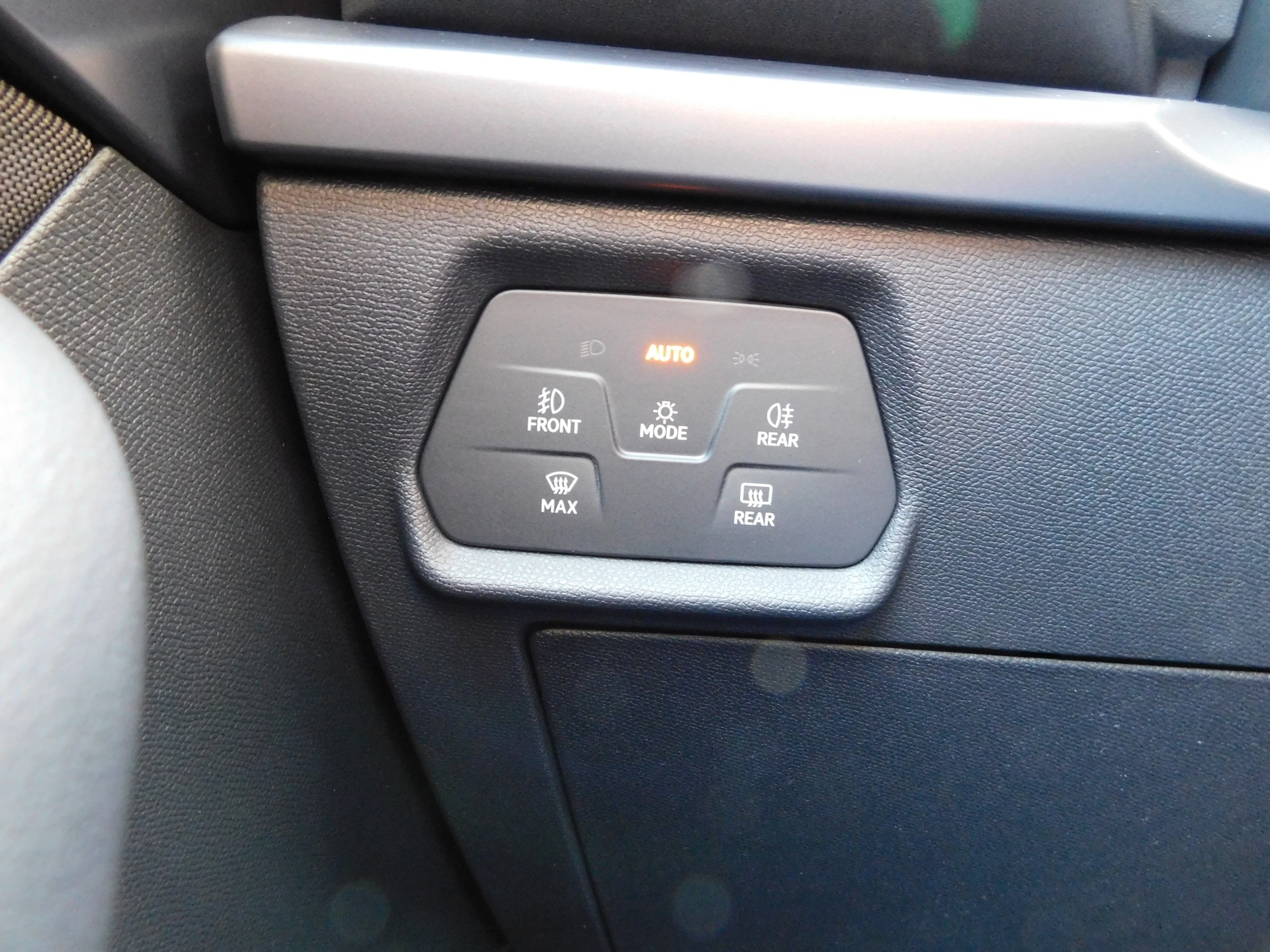 CUPRA Formentor 1.5 eTSI DSG-image-14