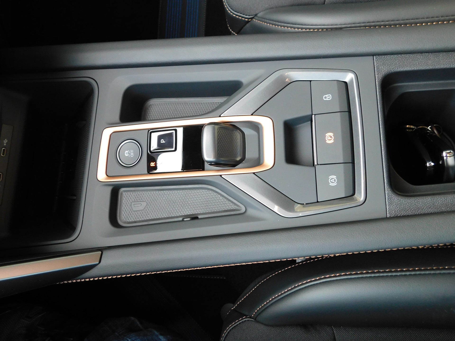 CUPRA Formentor 1.5 eTSI DSG-image-11