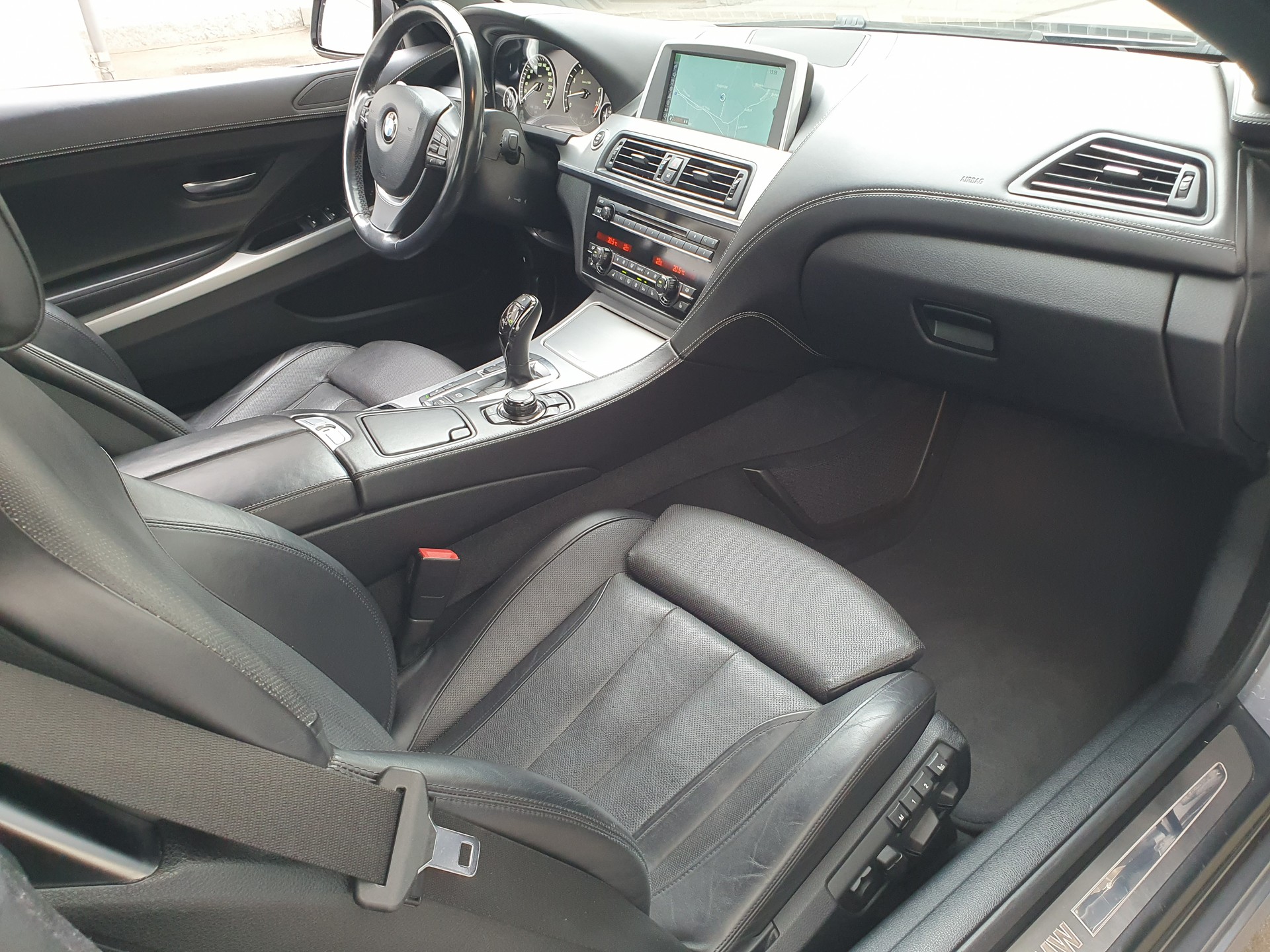 BMW 650i Cabrio-image-5