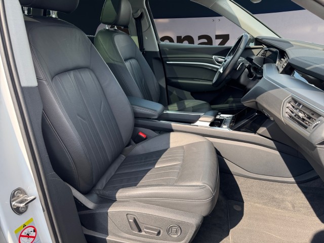 AUDI e-tron 50 Advanced quattro-image-16