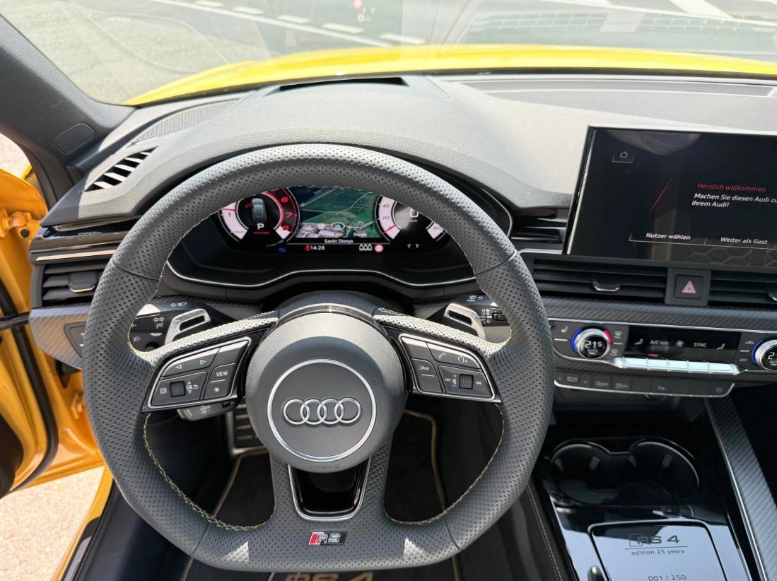 AUDI RS4 Avant 25 year edition quattro tiptronic-image-14