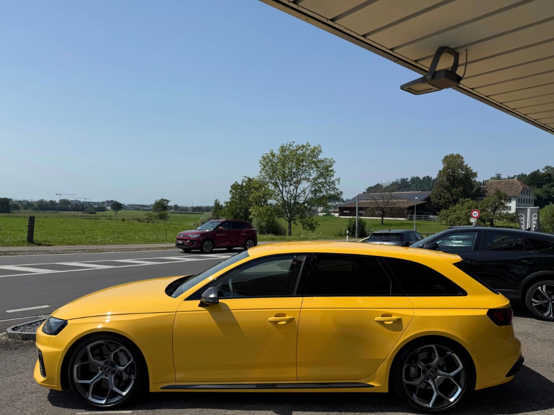 AUDI RS4 Avant 25 year edition quattro tiptronic-image-4