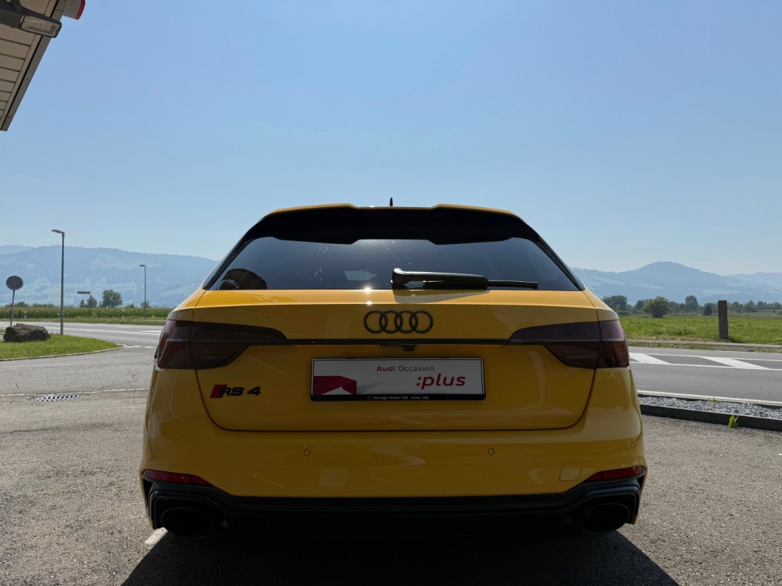 AUDI RS4 Avant 25 year edition quattro tiptronic-image-3