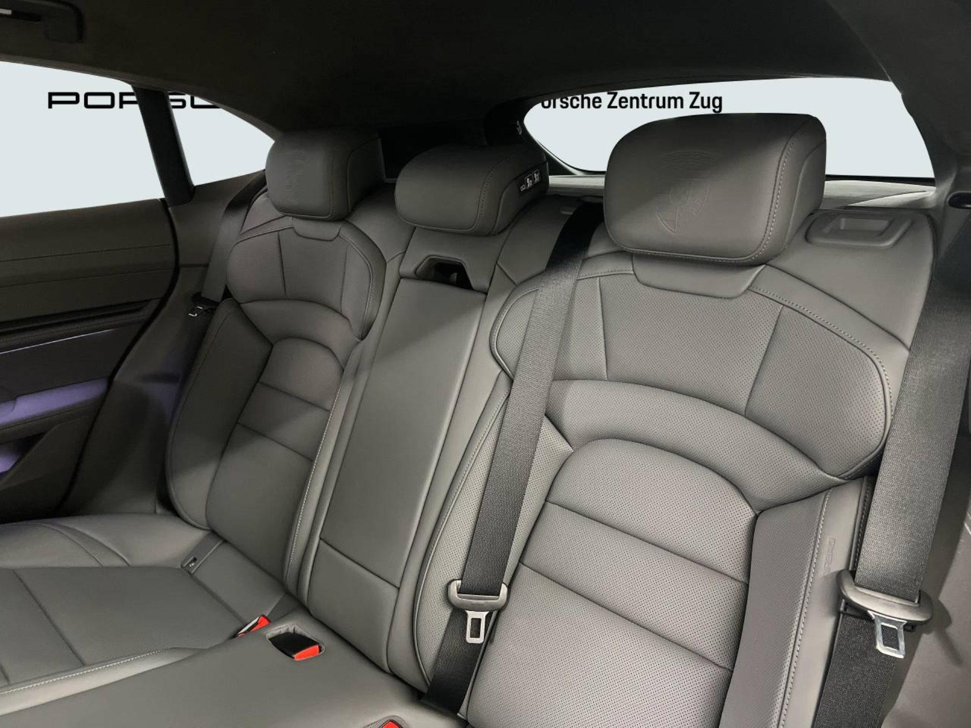 PORSCHE Taycan GTS Sport Turismo-image-23