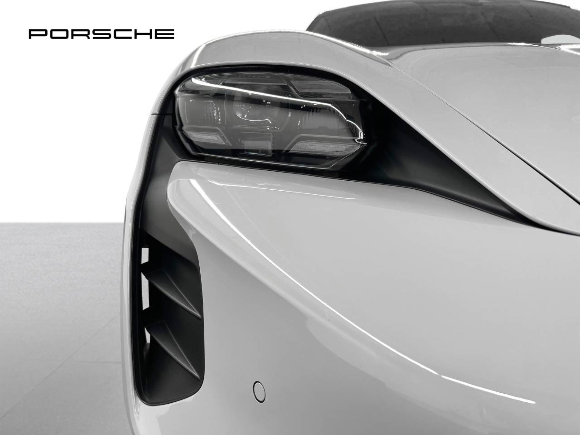 PORSCHE Taycan GTS Sport Turismo-image-11