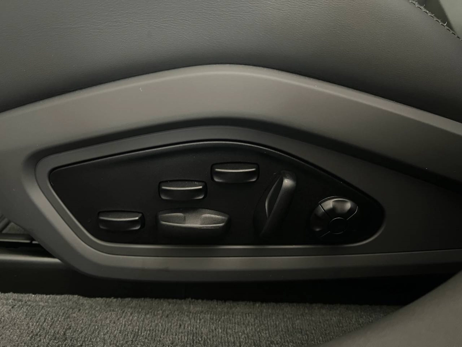 PORSCHE Taycan GTS Sport Turismo-image-22