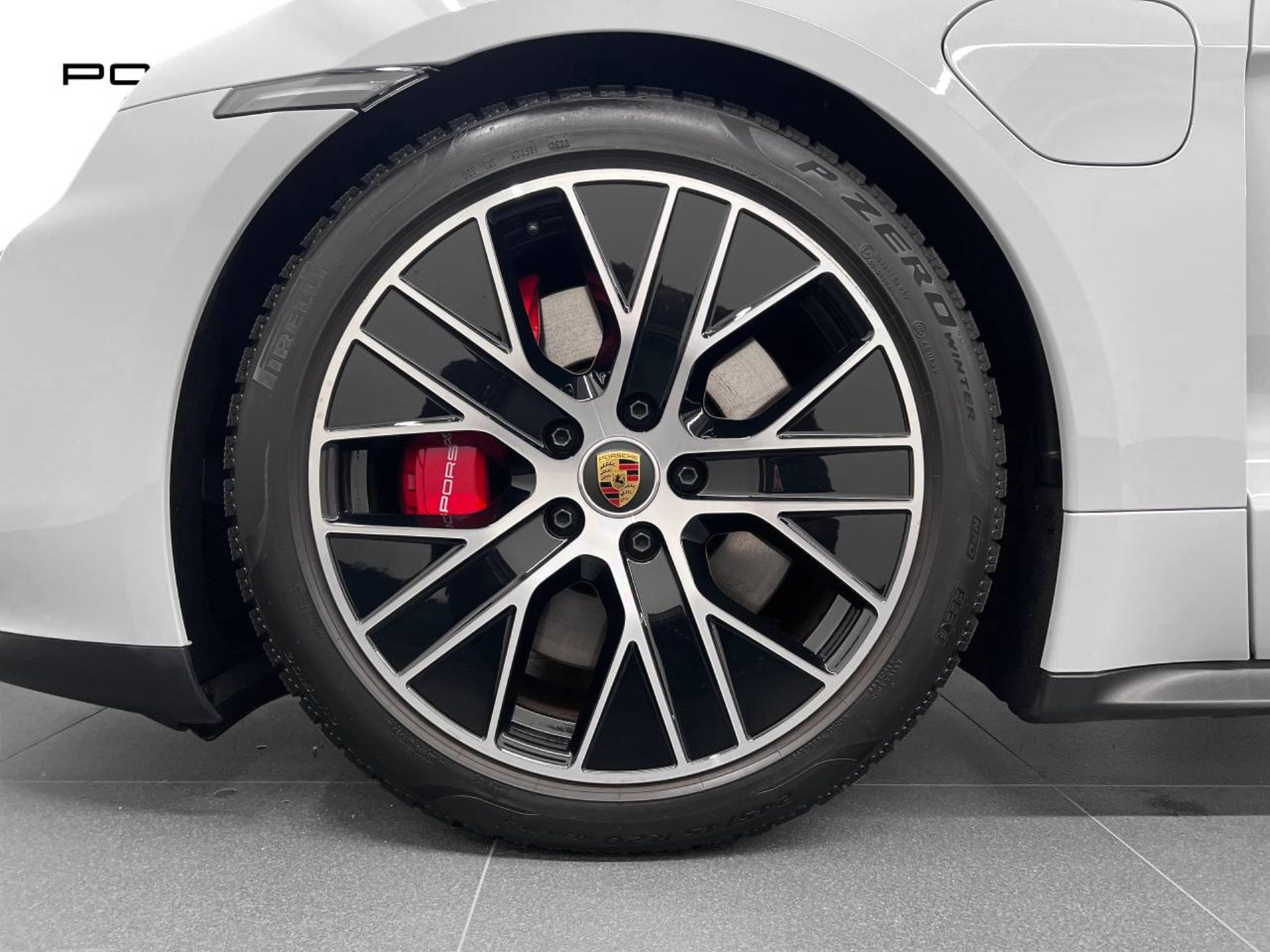 PORSCHE Taycan GTS Sport Turismo-image-10