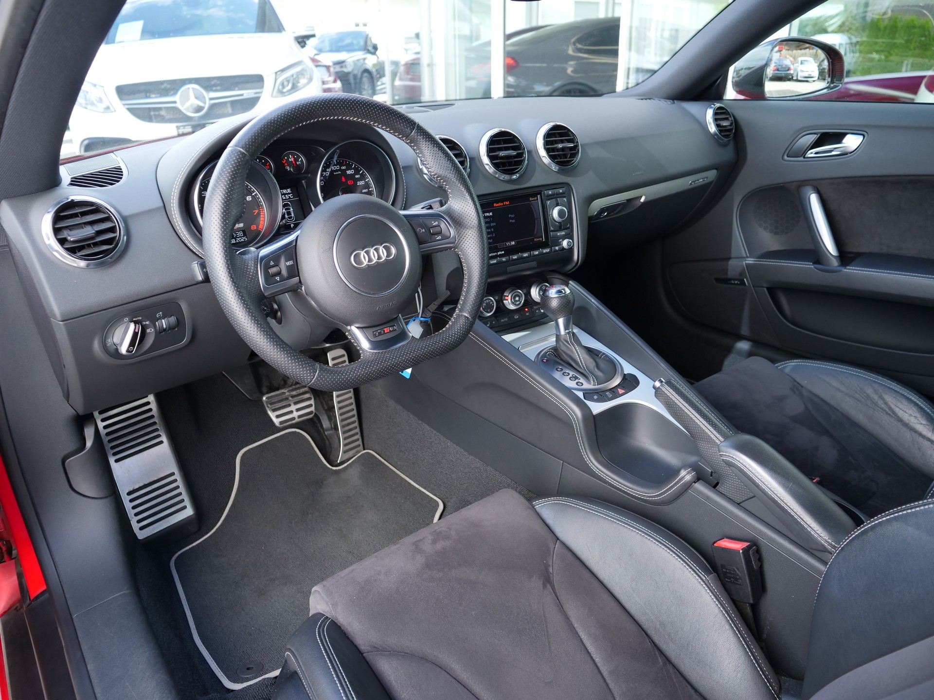 AUDI TT RS PLUS Coupé 2.5 TFSI Quattro S-tronic-image-6