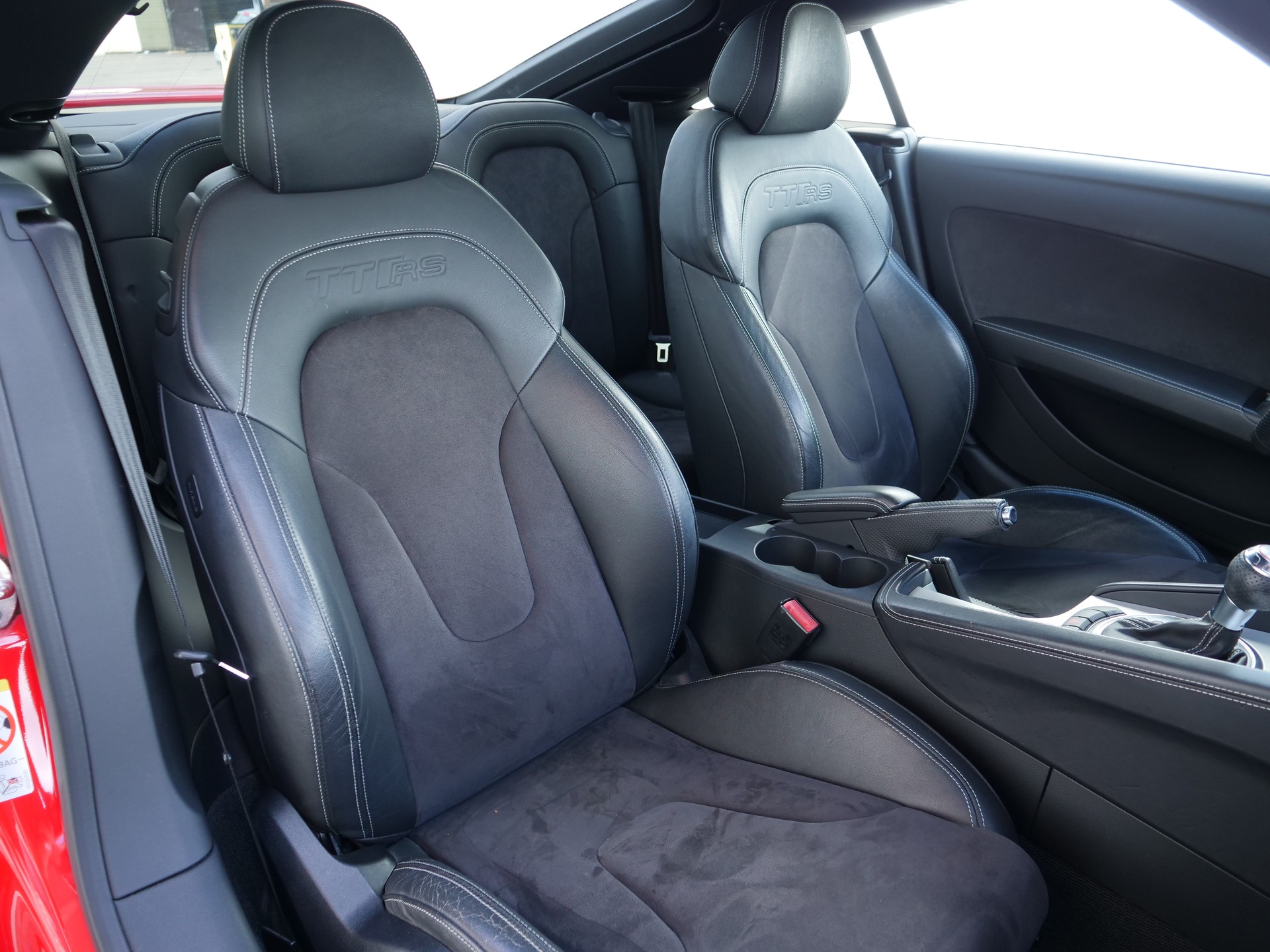 AUDI TT RS PLUS Coupé 2.5 TFSI Quattro S-tronic-image-8