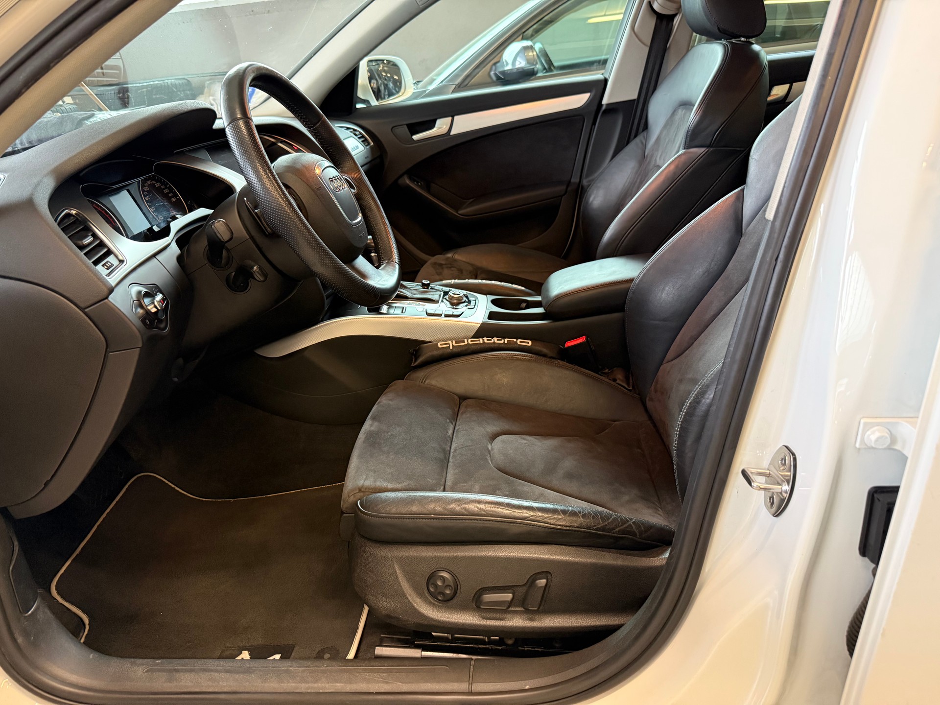 AUDI A4 Avant 3.0 TDI quattro S-tronic-image-8