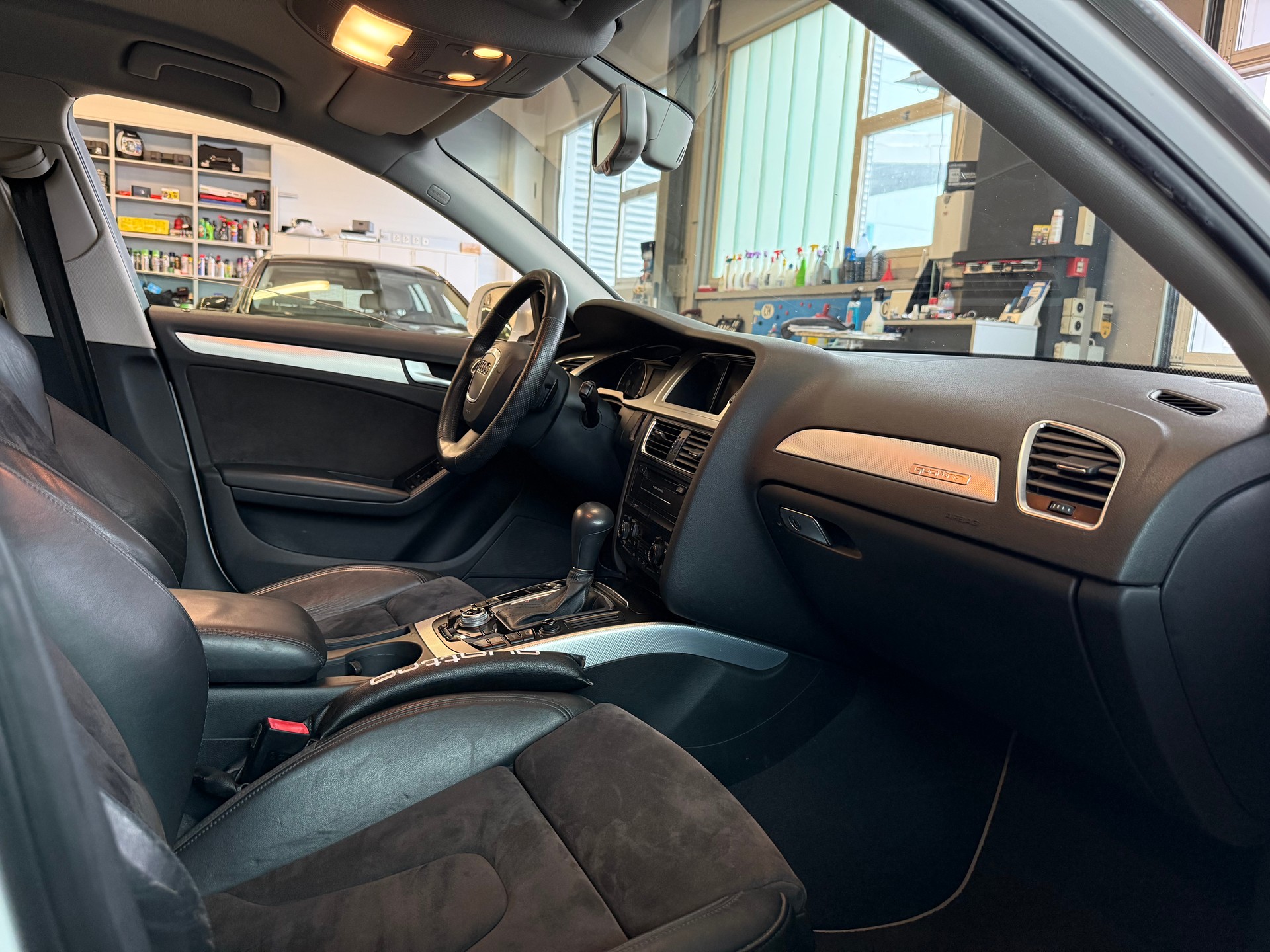 AUDI A4 Avant 3.0 TDI quattro S-tronic-image-9