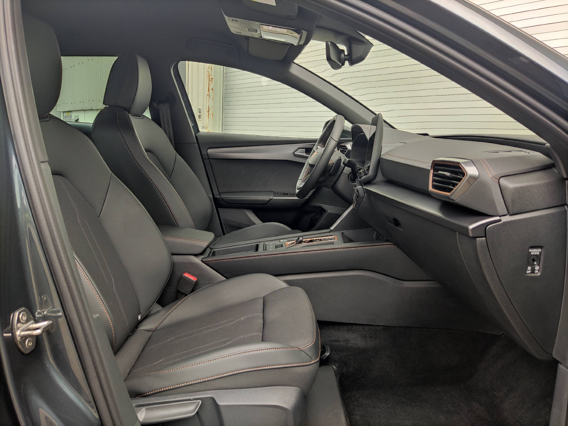 CUPRA Leon ST 1.5 eTSI DSG-image-9