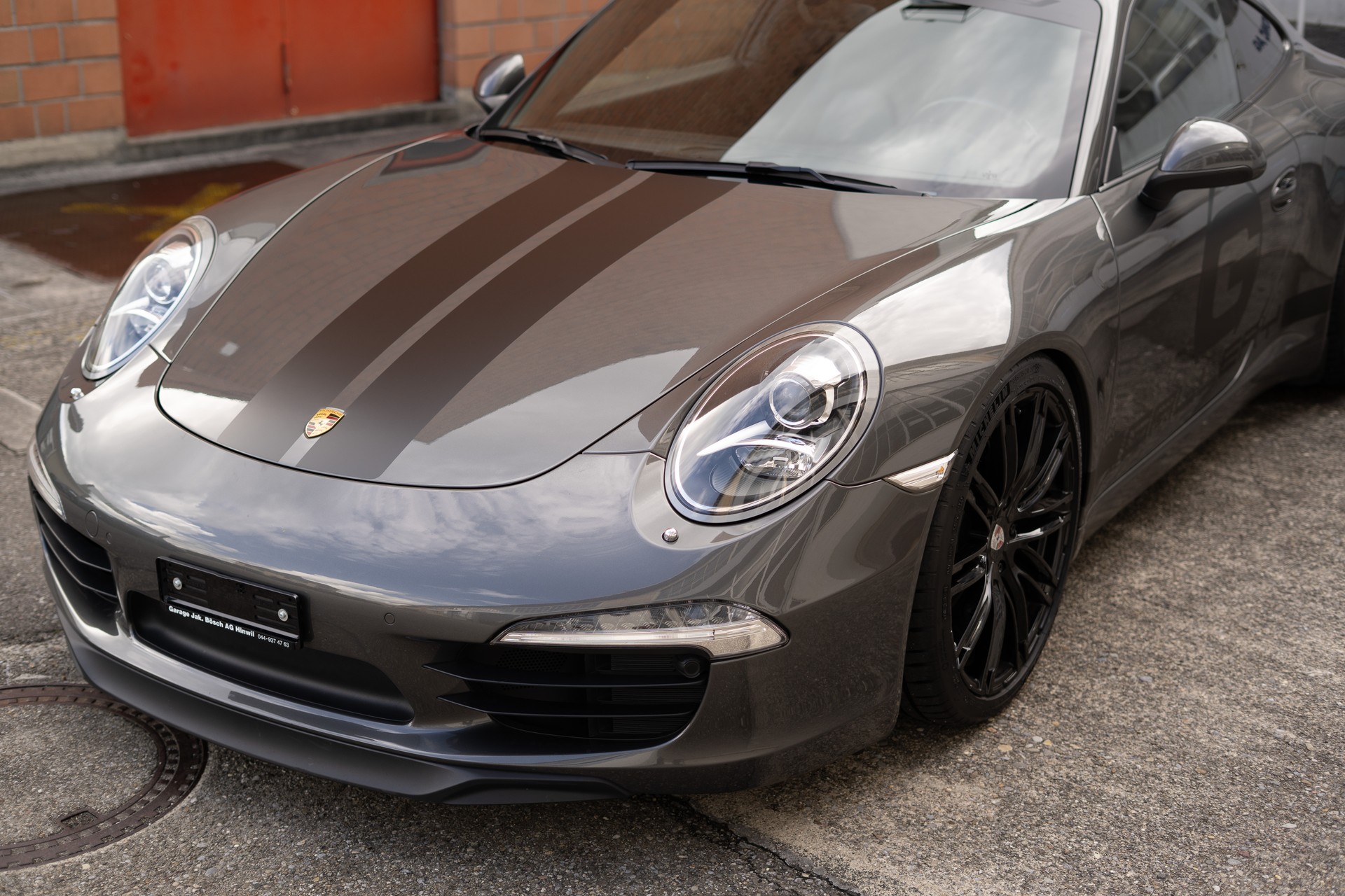 PORSCHE 911 Carrera-image-3