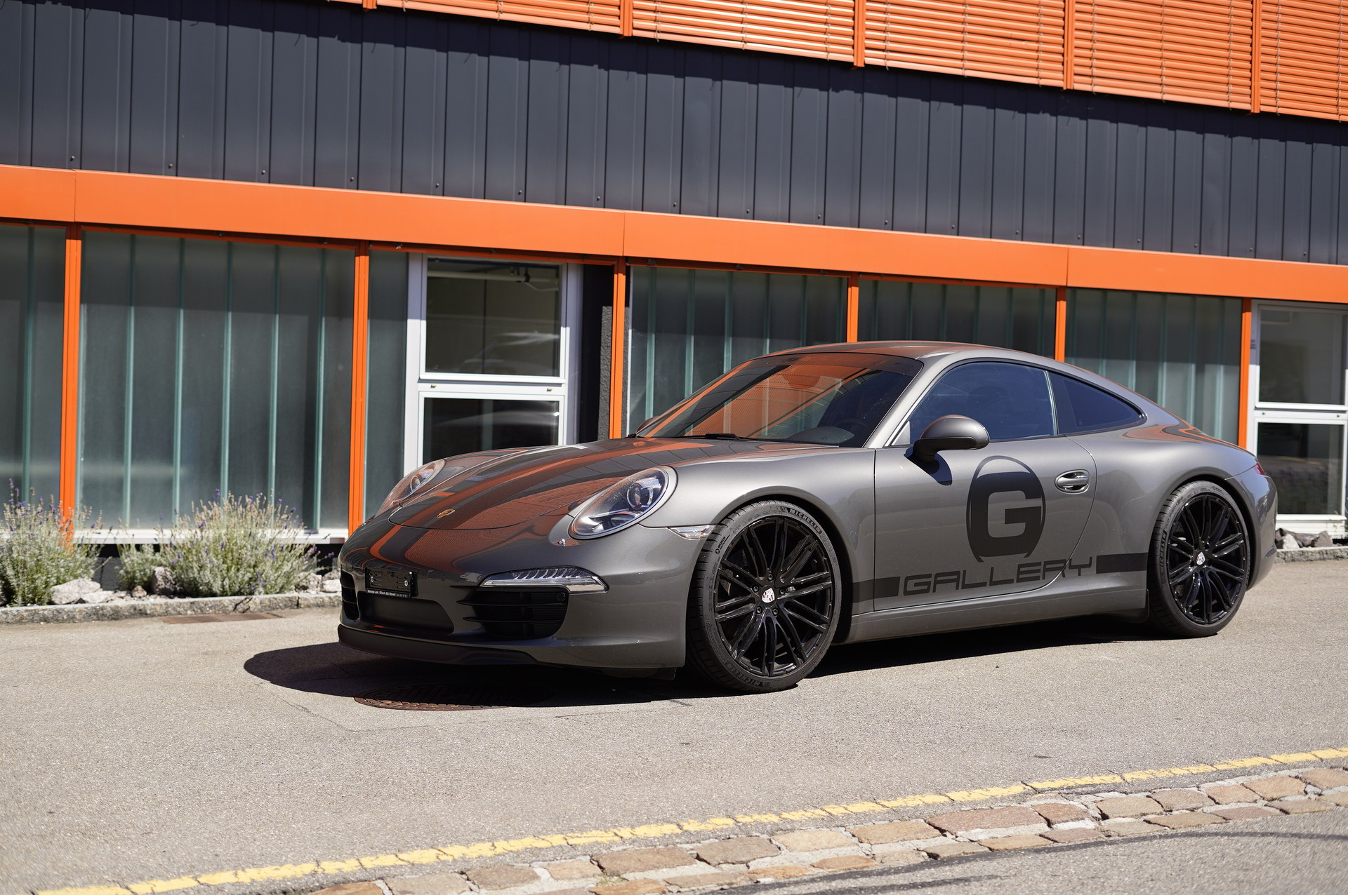 PORSCHE 911 Carrera