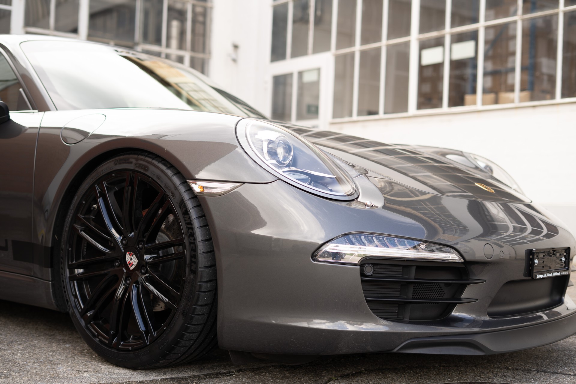 PORSCHE 911 Carrera-image-2