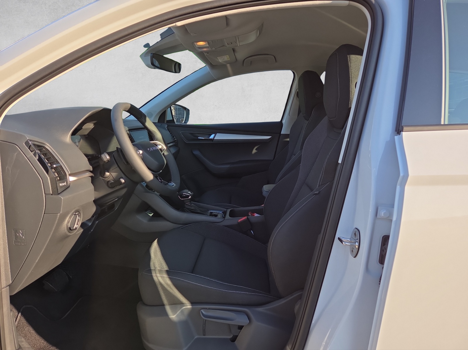 SKODA Karoq 1.5 TSI Selection DSG-image-5