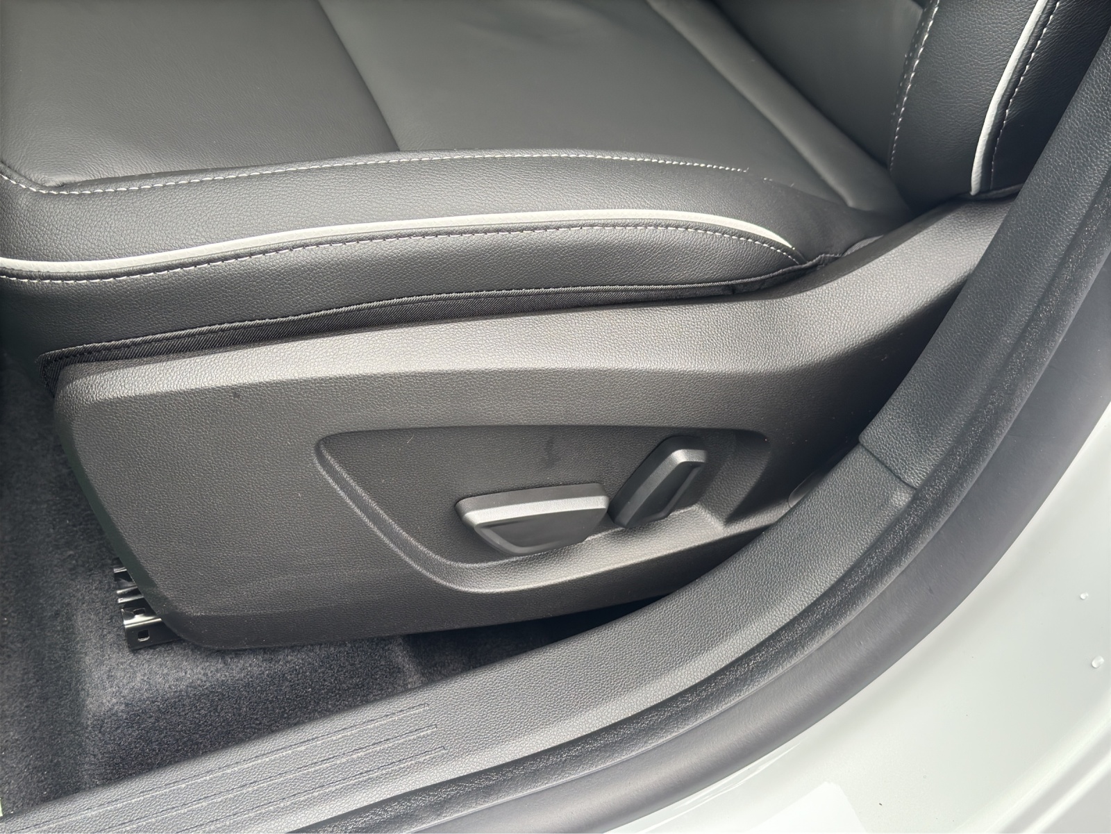 MITSUBISHI Grandis 1.8 HEV Instyle-image-6
