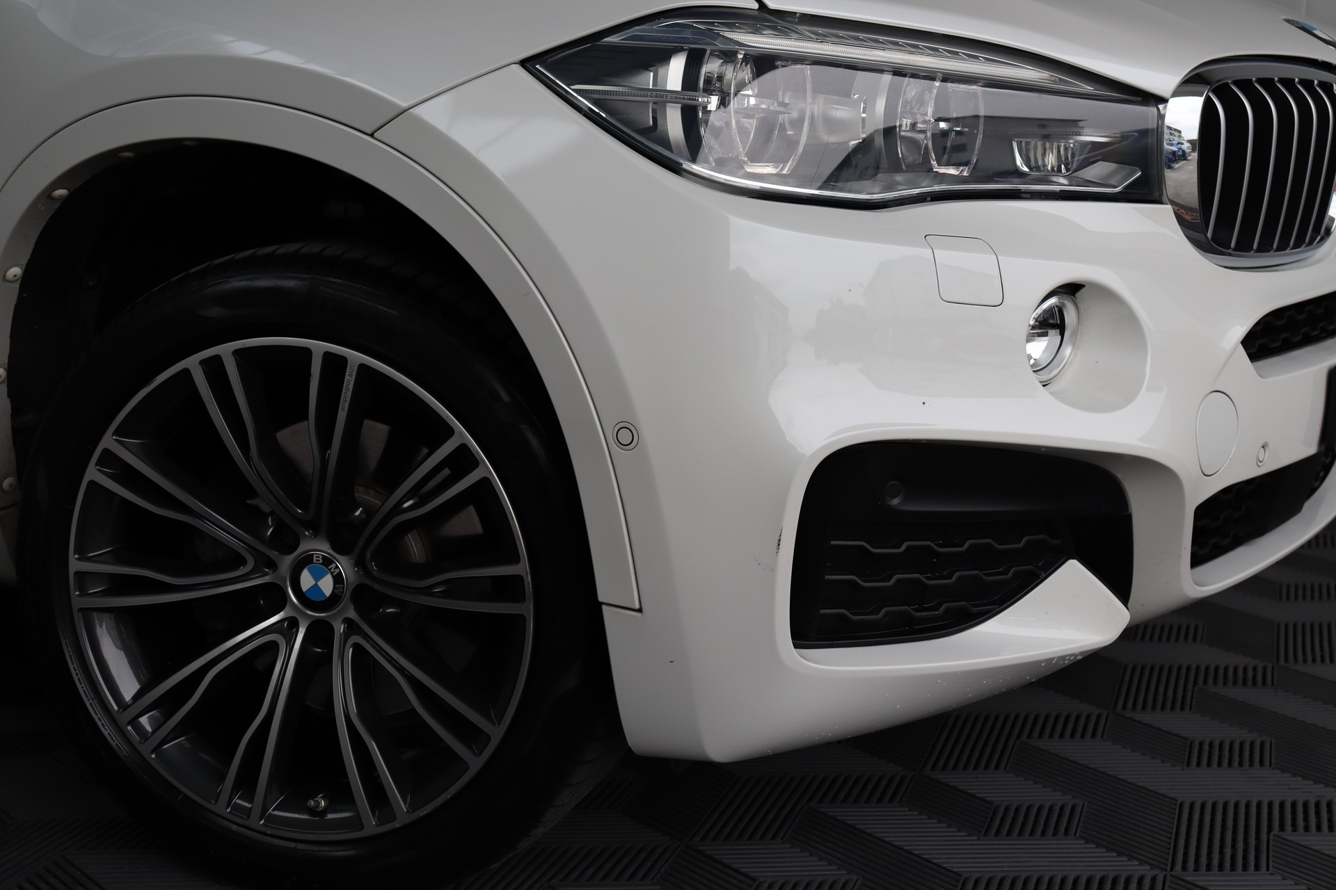 BMW X6 XDRIVE 40D STEPTRONIC **FAHRASSISTENZ-PAKET ** HARMAN/KARDON SOUNDSYSTEM ** CH-FAHRZEUG **-image-4