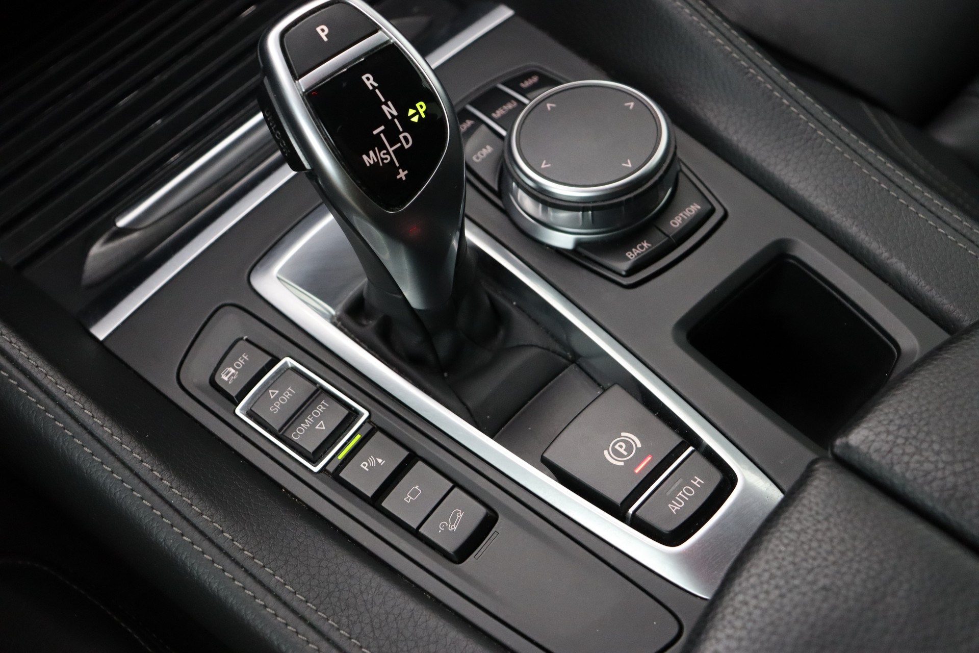 BMW X6 XDRIVE 40D STEPTRONIC **FAHRASSISTENZ-PAKET ** HARMAN/KARDON SOUNDSYSTEM ** CH-FAHRZEUG **-image-22