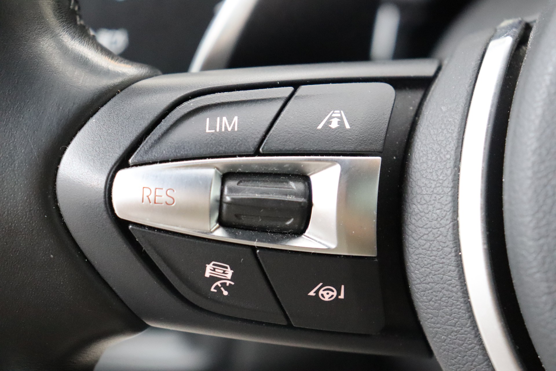 BMW X6 XDRIVE 40D STEPTRONIC **FAHRASSISTENZ-PAKET ** HARMAN/KARDON SOUNDSYSTEM ** CH-FAHRZEUG **-image-17
