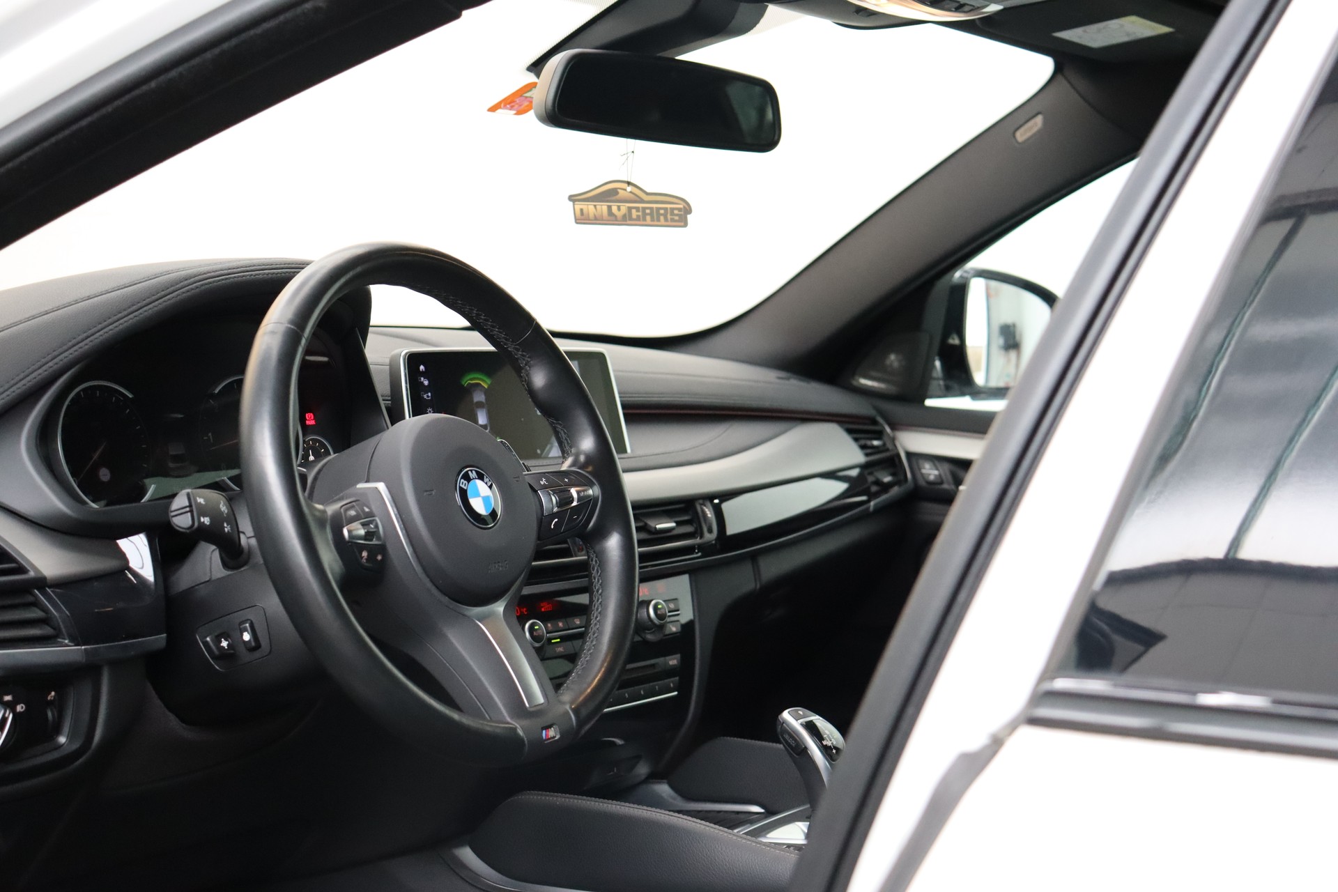 BMW X6 XDRIVE 40D STEPTRONIC **FAHRASSISTENZ-PAKET ** HARMAN/KARDON SOUNDSYSTEM ** CH-FAHRZEUG **-image-11