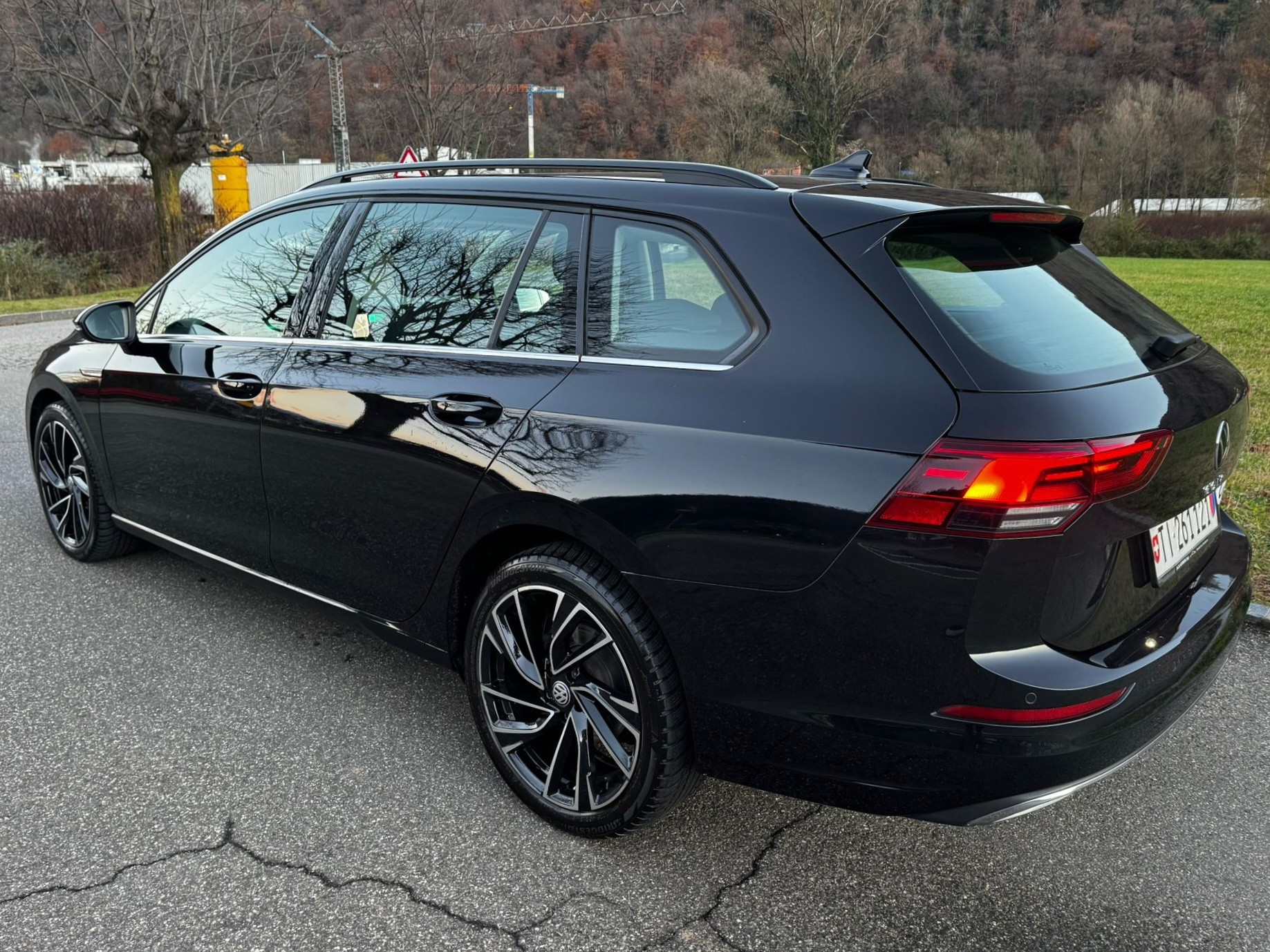 VW Golf Variant 2.0 TDI Style DSG-image-3