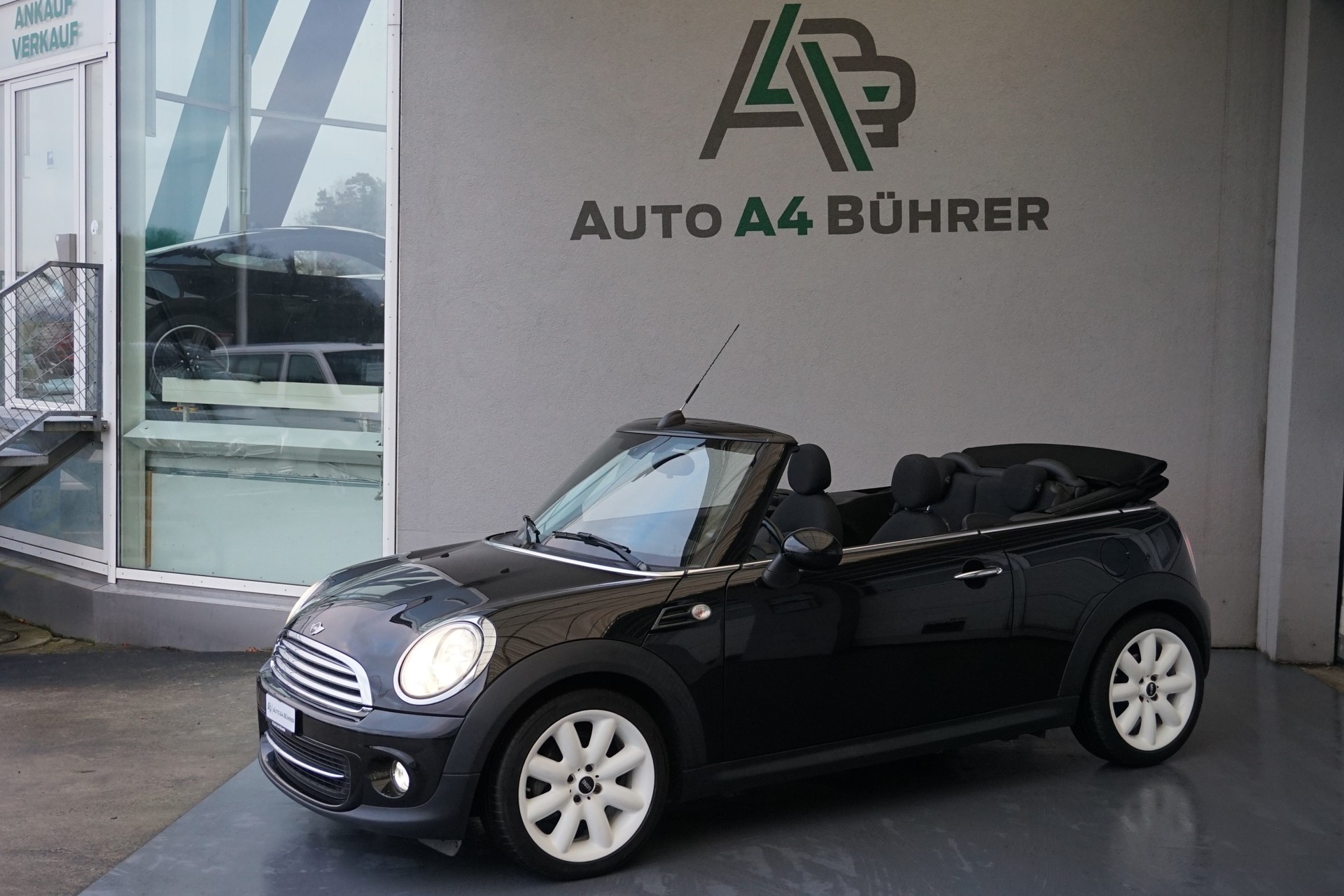 MINI Cooper 1,6i Cabriolet-image-7