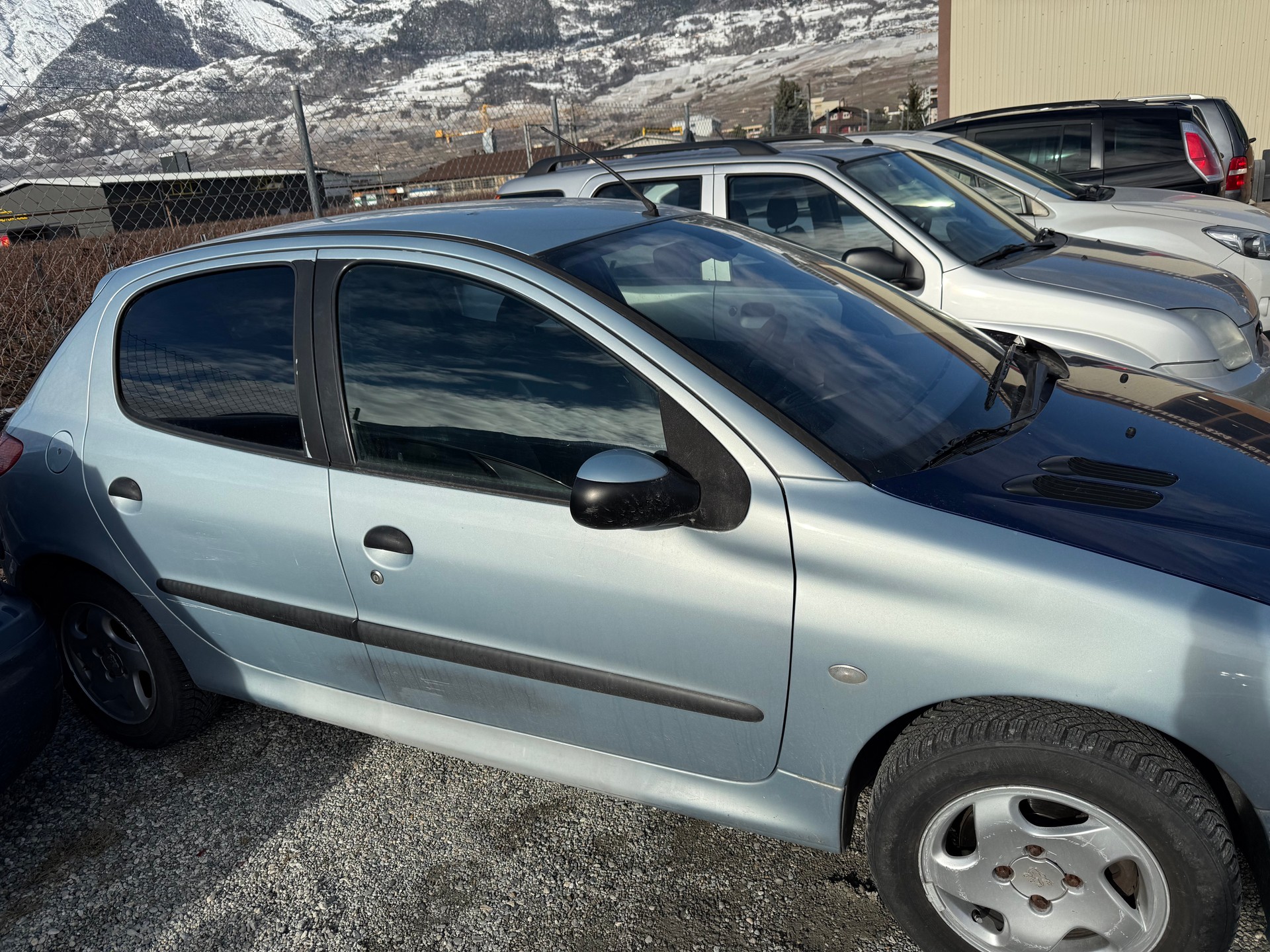 PEUGEOT 206-image-1
