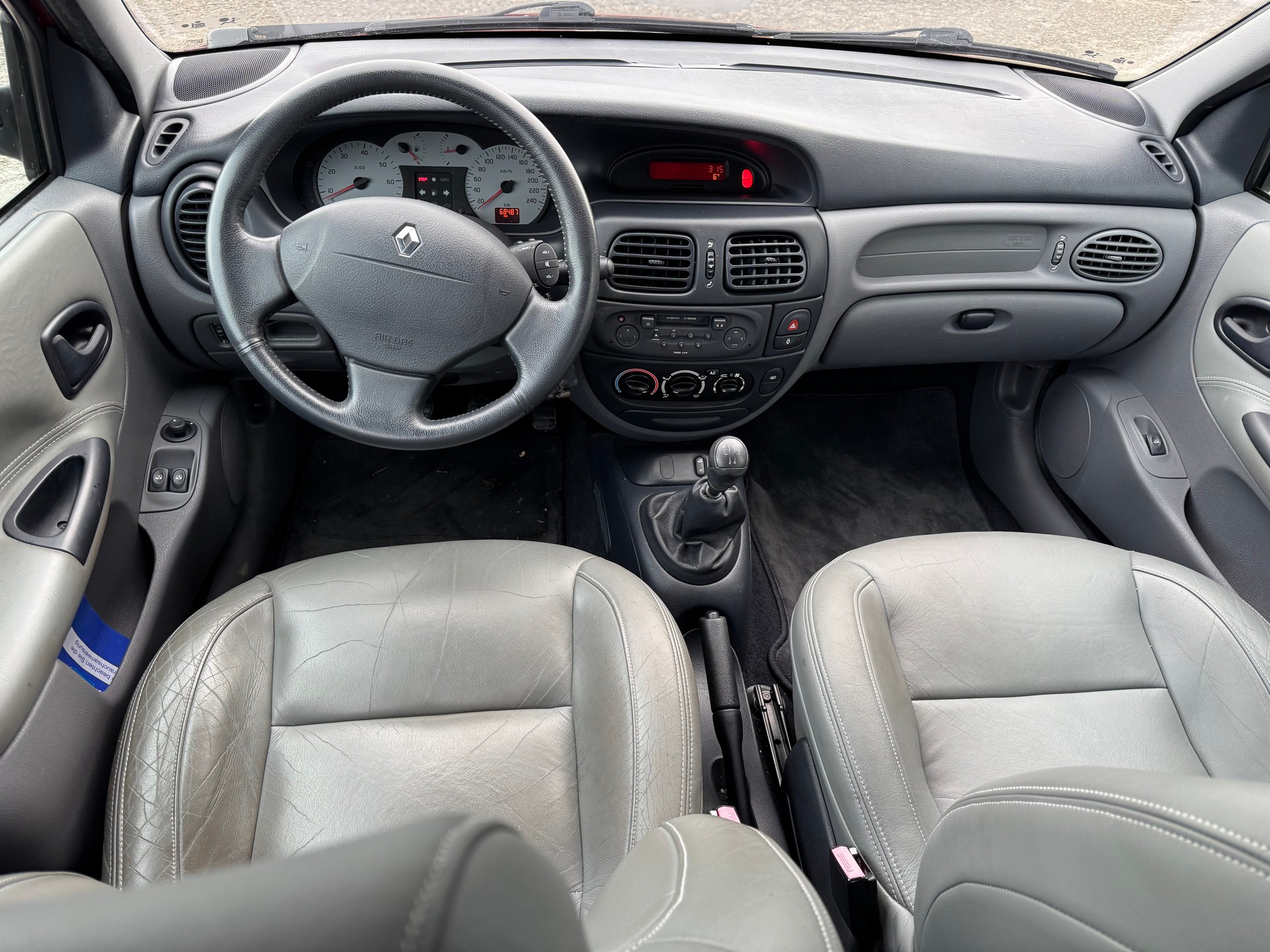 RENAULT Mégane 1.6 16V RT-image-8