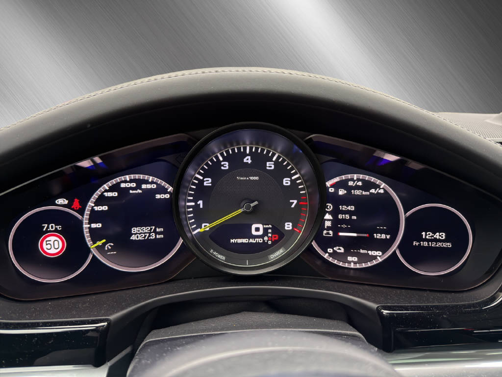 PORSCHE Panamera Sport Turismo 2.9 V6 4 E-Hybrid-image-10