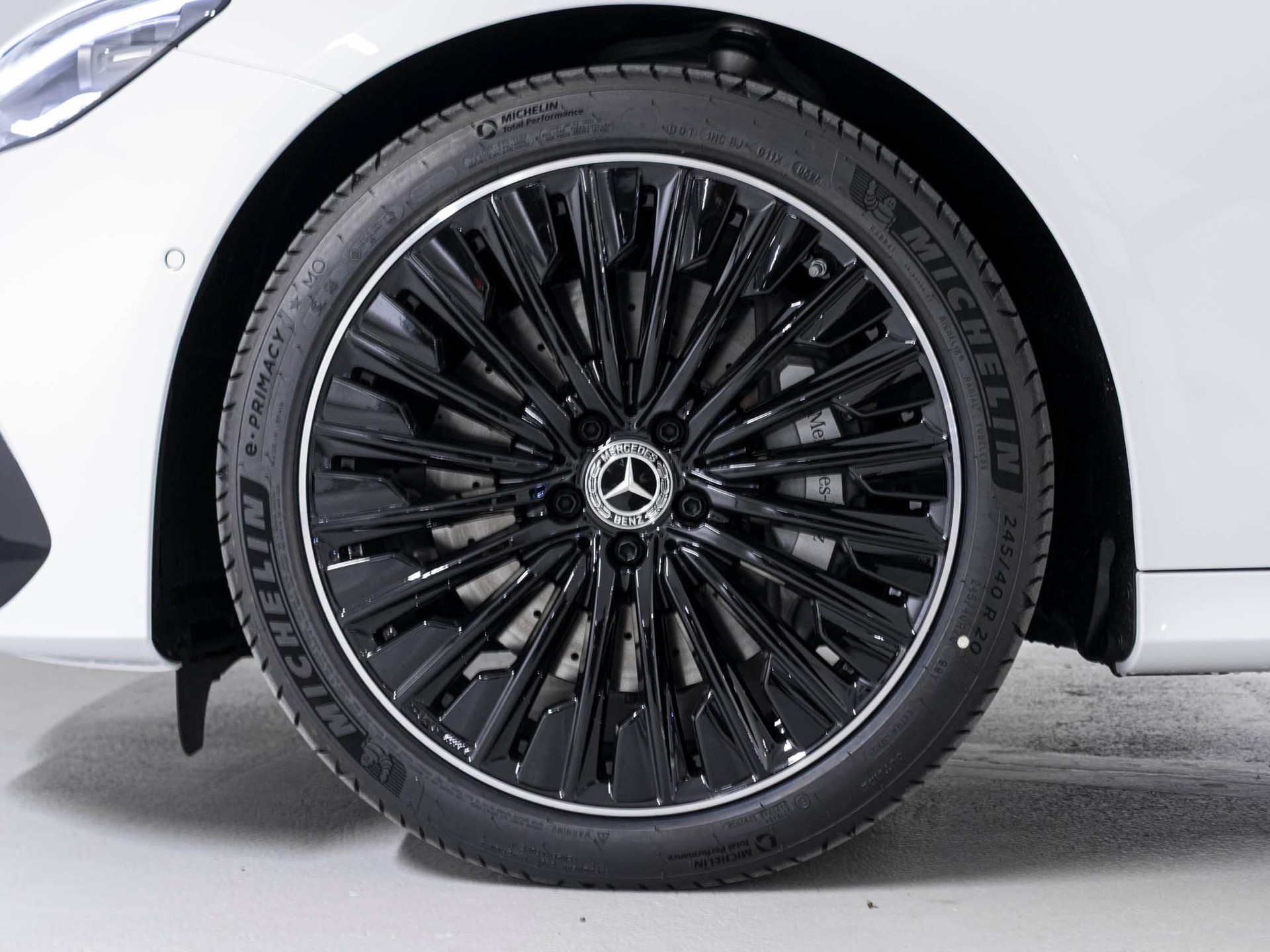 MERCEDES-BENZ E 220 d 4MATIC-image-14