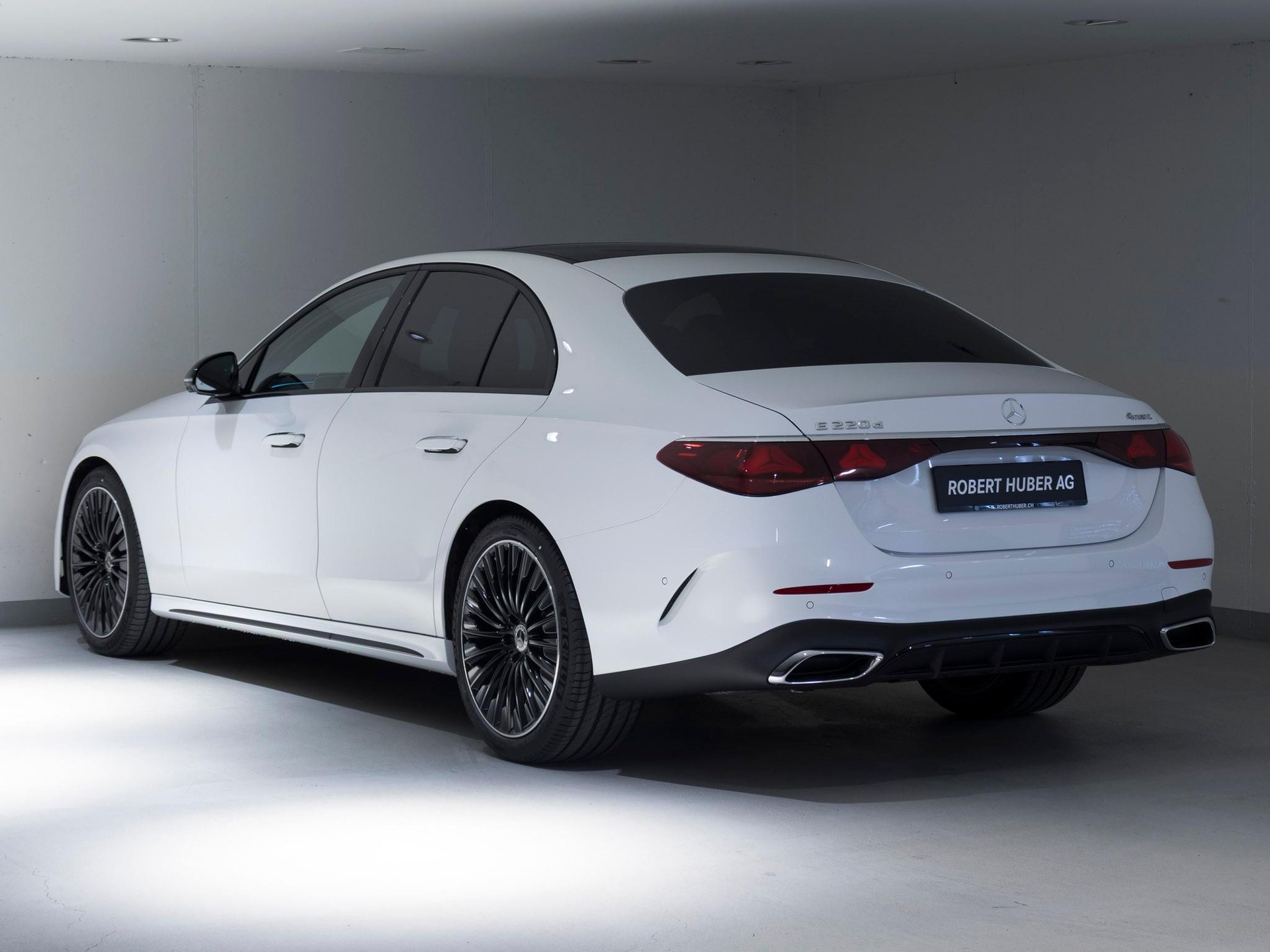 MERCEDES-BENZ E 220 d 4MATIC-image-3