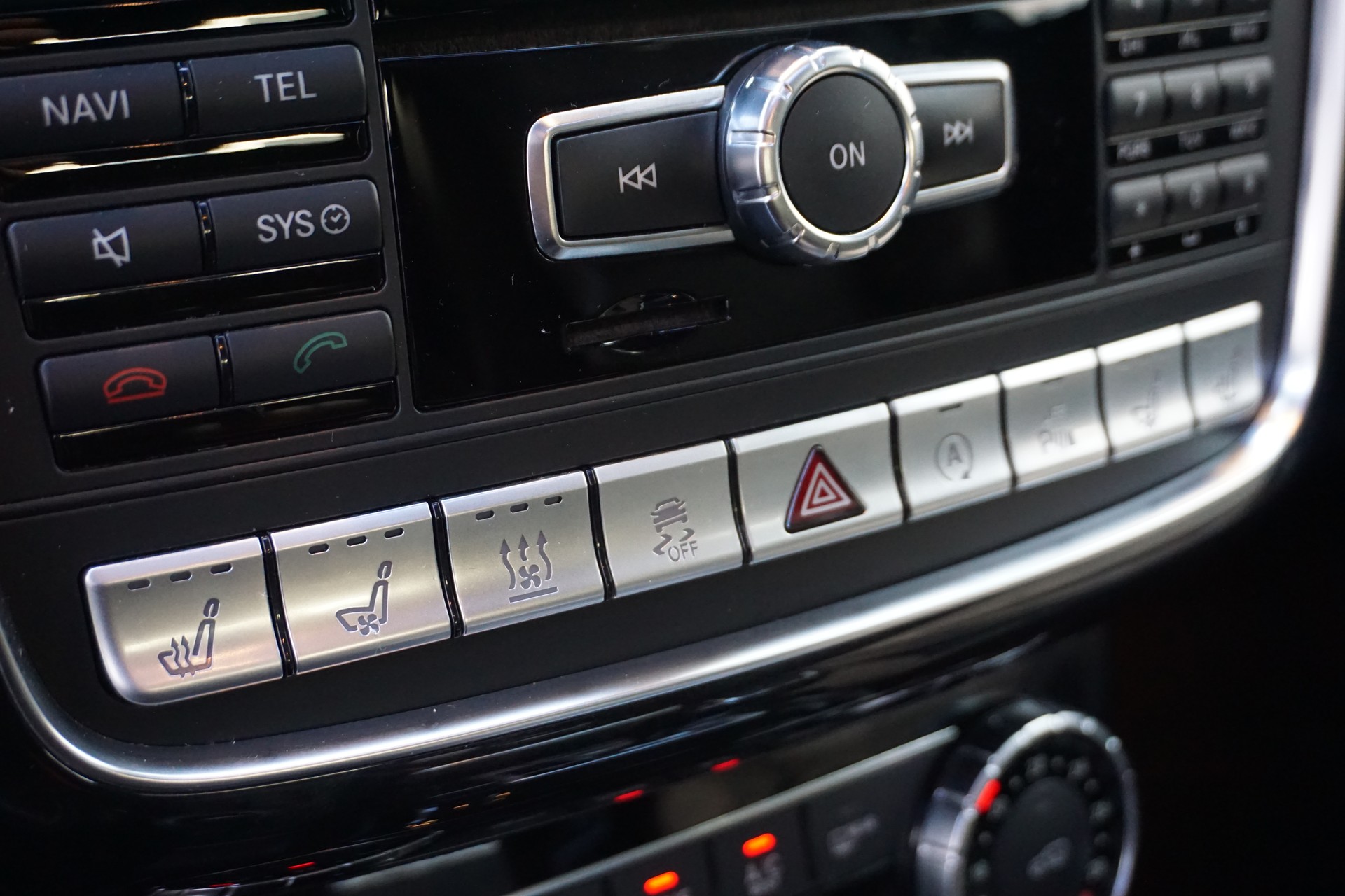 MERCEDES-BENZ G 350 d 7G-Tronic-image-6