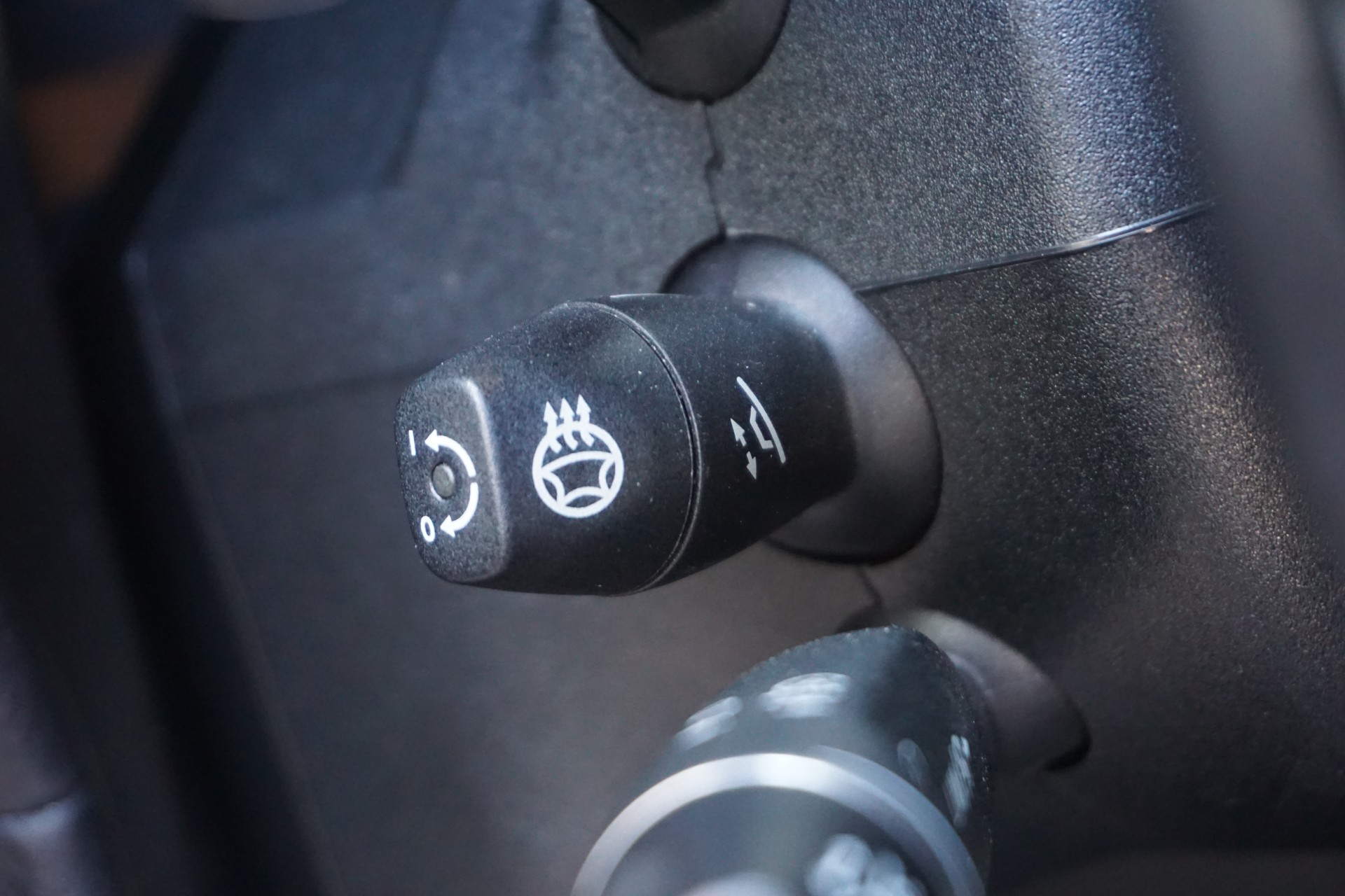 MERCEDES-BENZ G 350 d 7G-Tronic-image-13