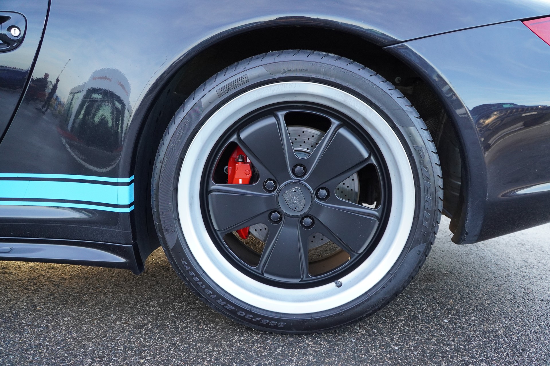 PORSCHE 911 Carrera 4S-image-24