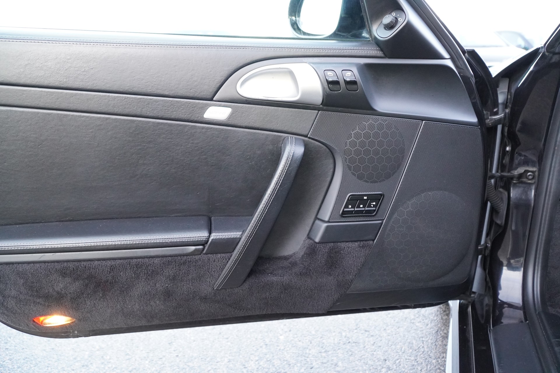PORSCHE 911 Carrera 4S-image-17