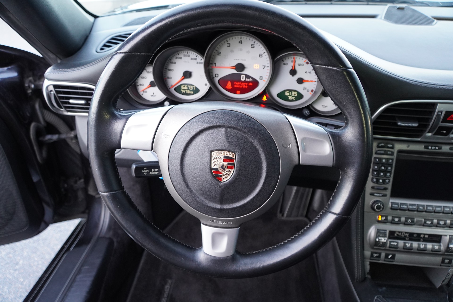 PORSCHE 911 Carrera 4S-image-20