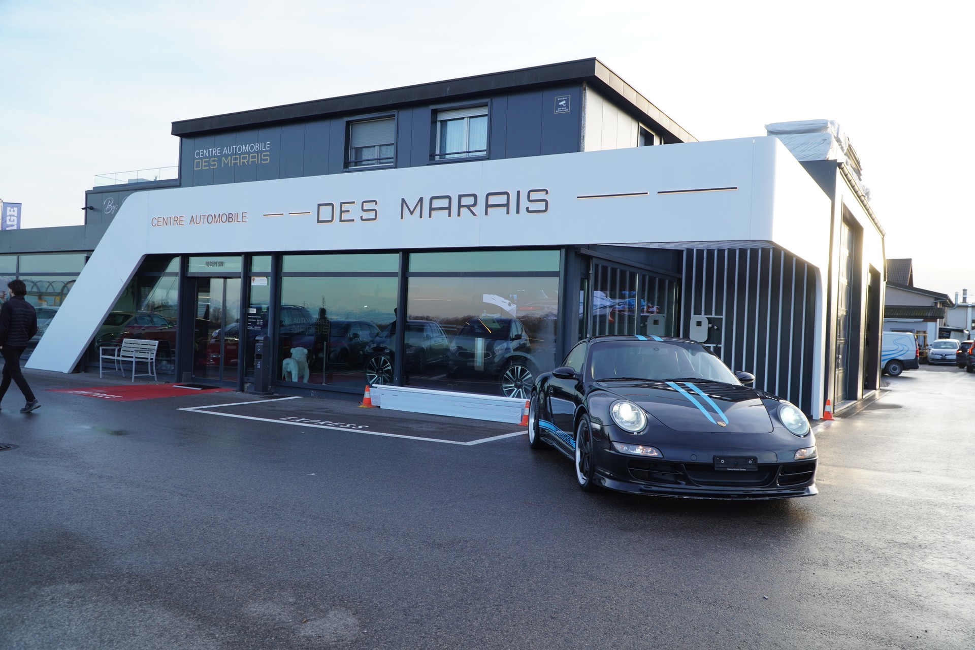 PORSCHE 911 Carrera 4S-image-3