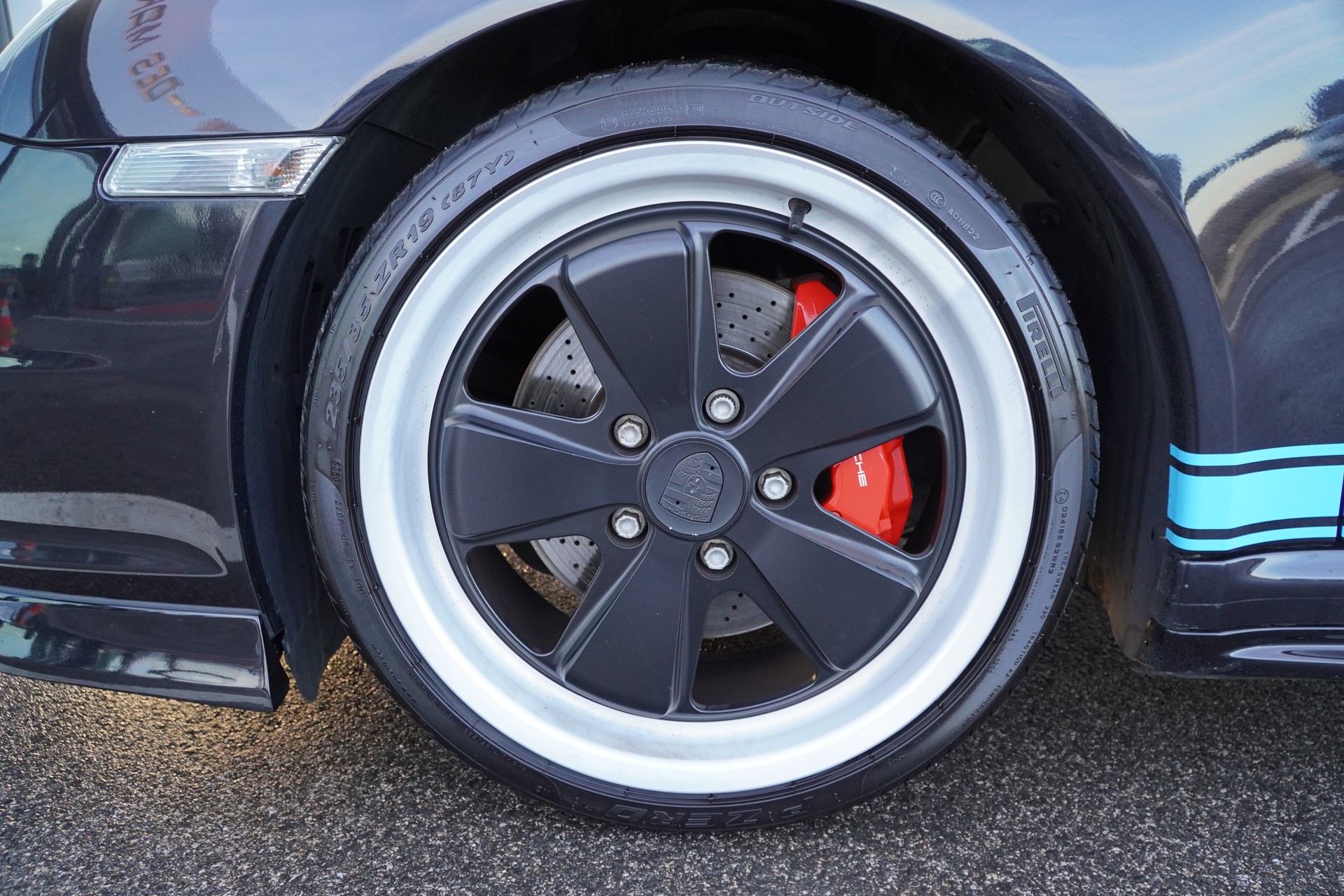 PORSCHE 911 Carrera 4S-image-25