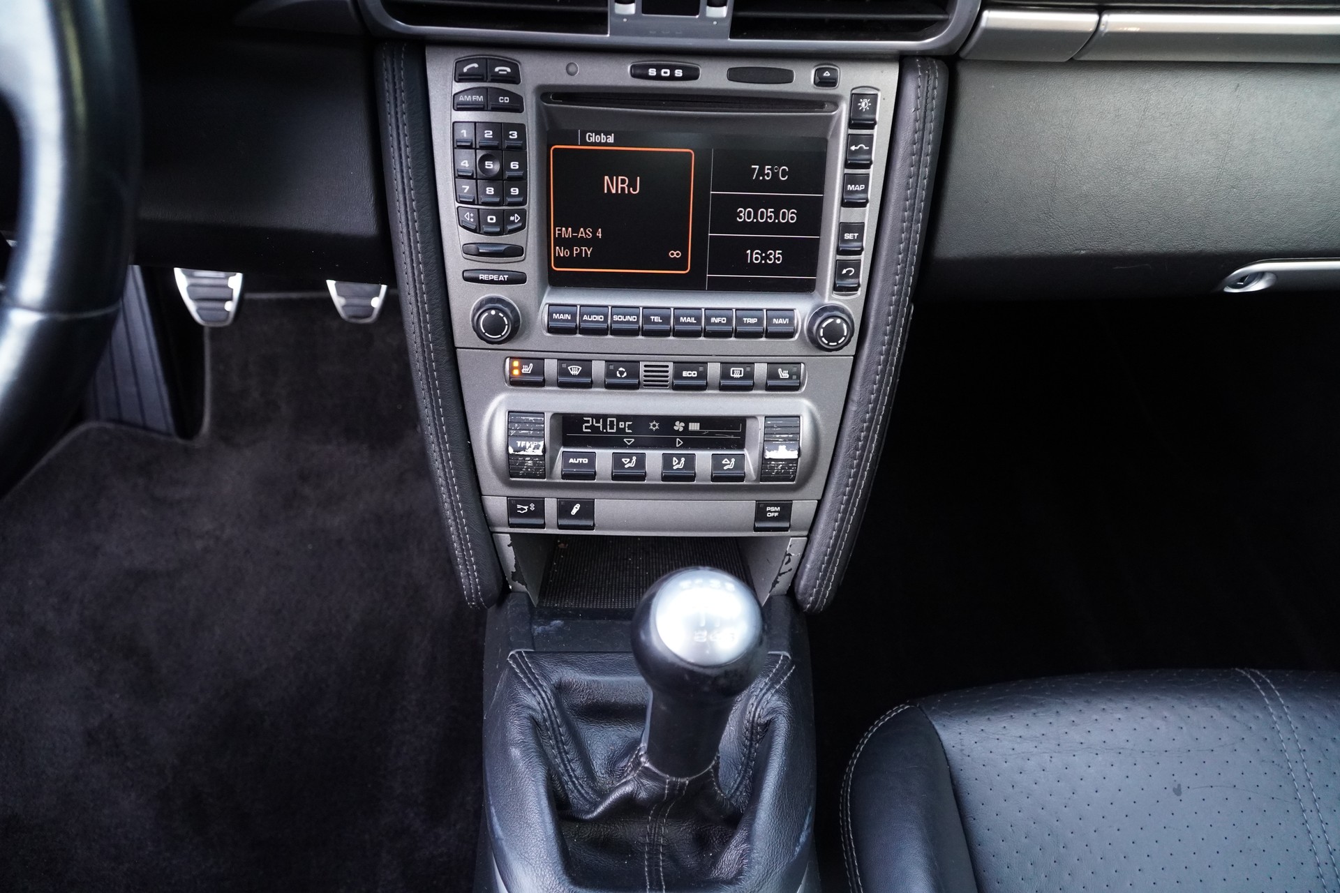 PORSCHE 911 Carrera 4S-image-23