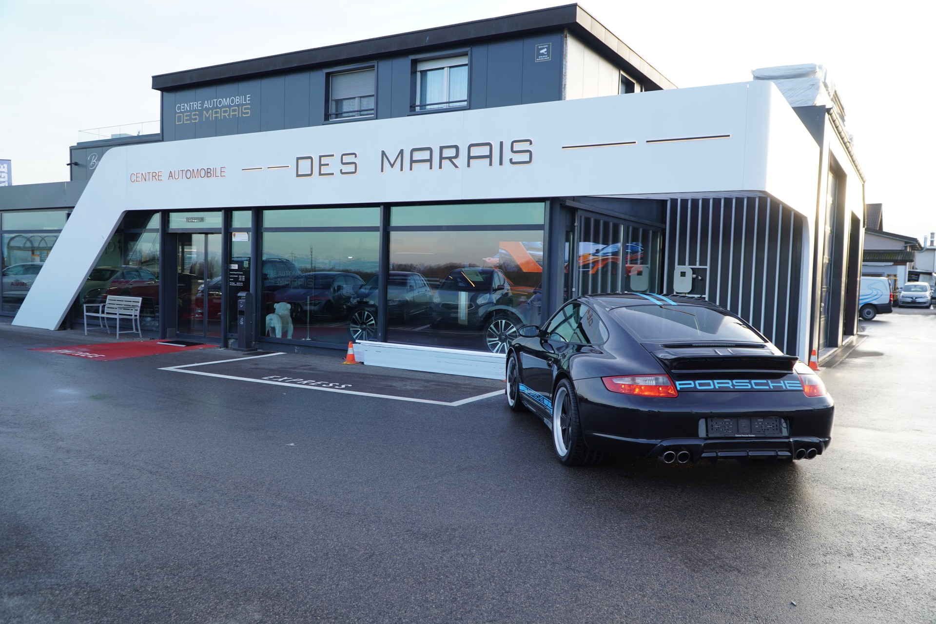 PORSCHE 911 Carrera 4S-image-6