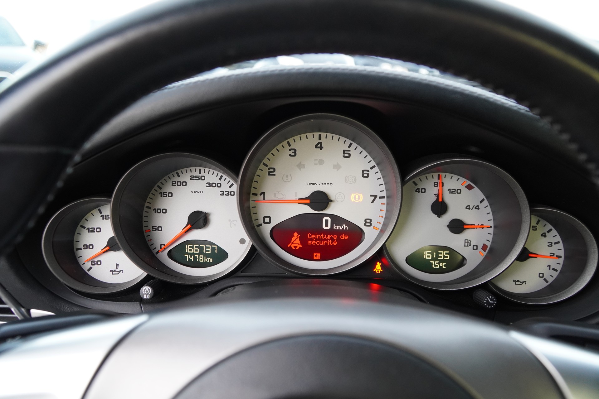 PORSCHE 911 Carrera 4S-image-22
