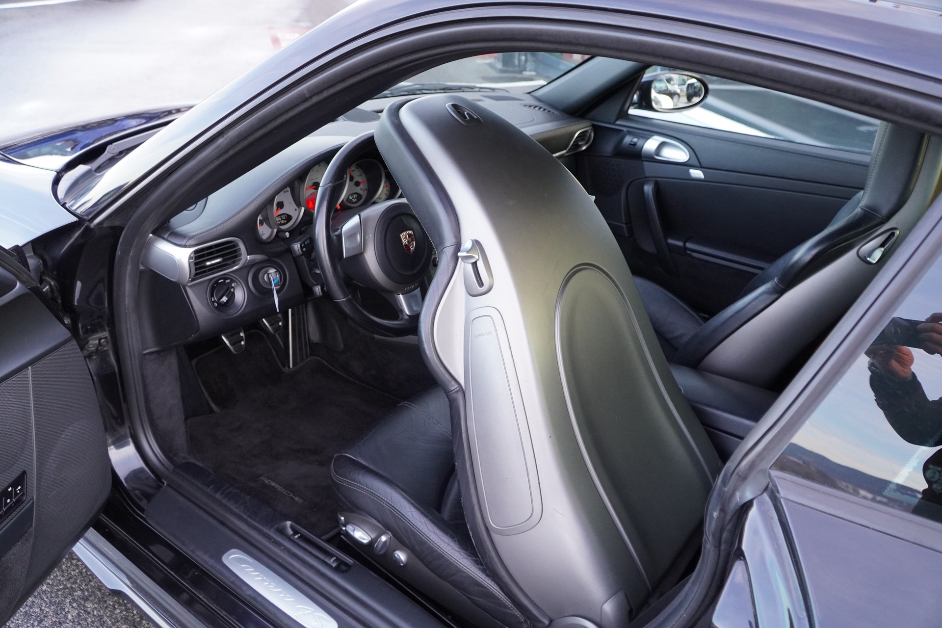 PORSCHE 911 Carrera 4S-image-19