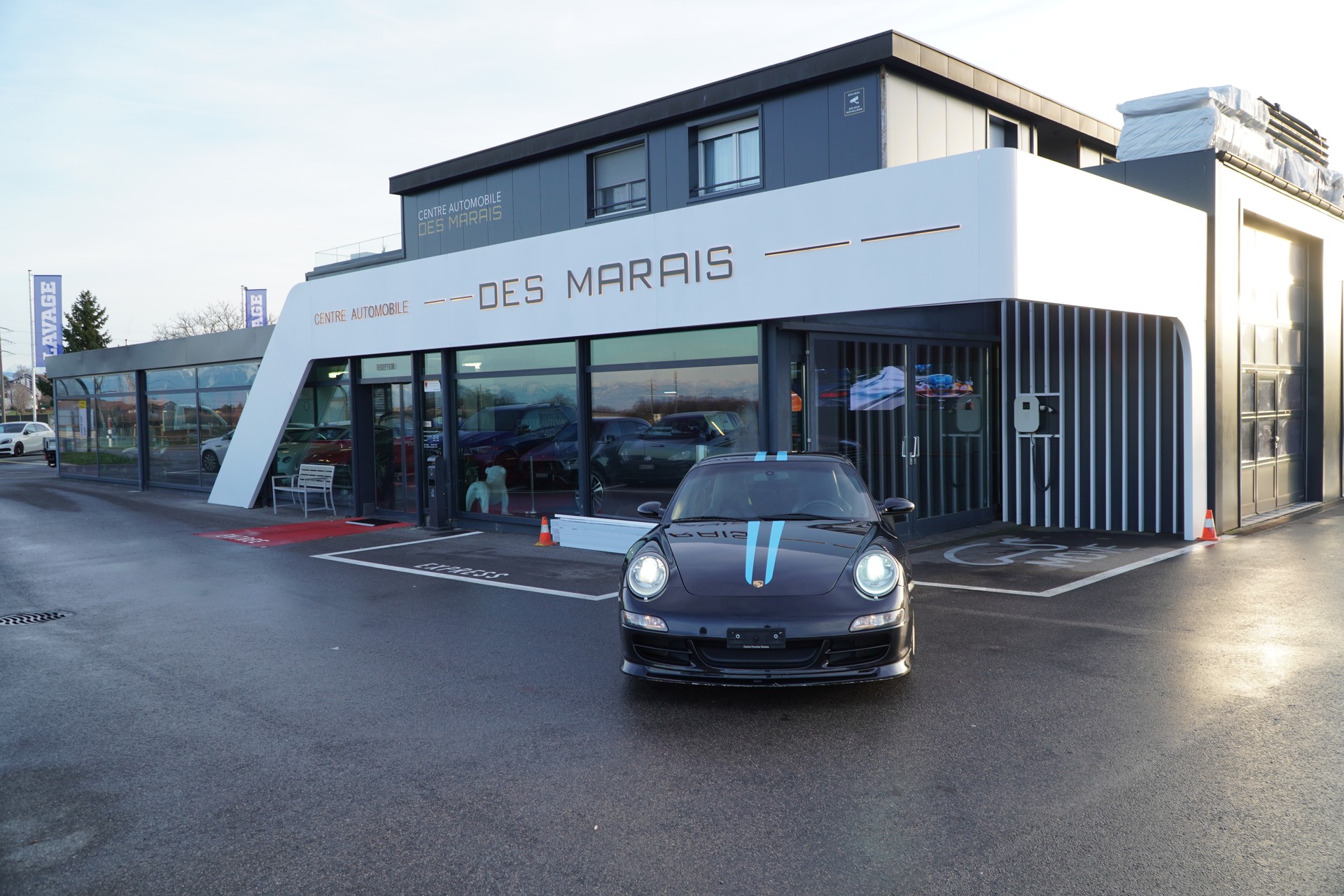 PORSCHE 911 Carrera 4S-image-1
