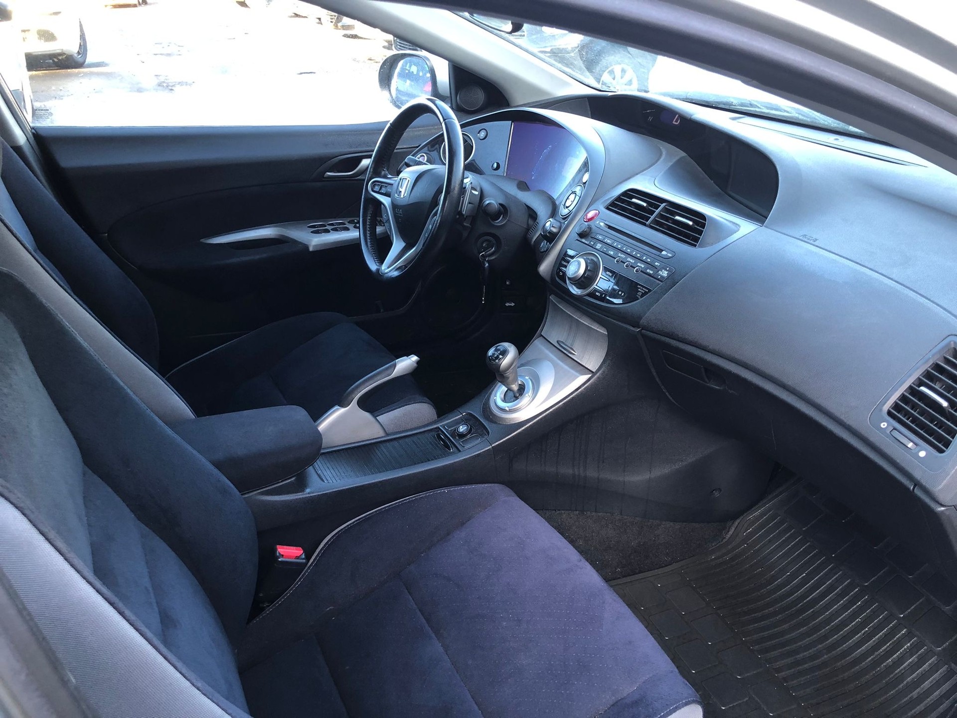 HONDA Civic 1.8i Sport-image-13