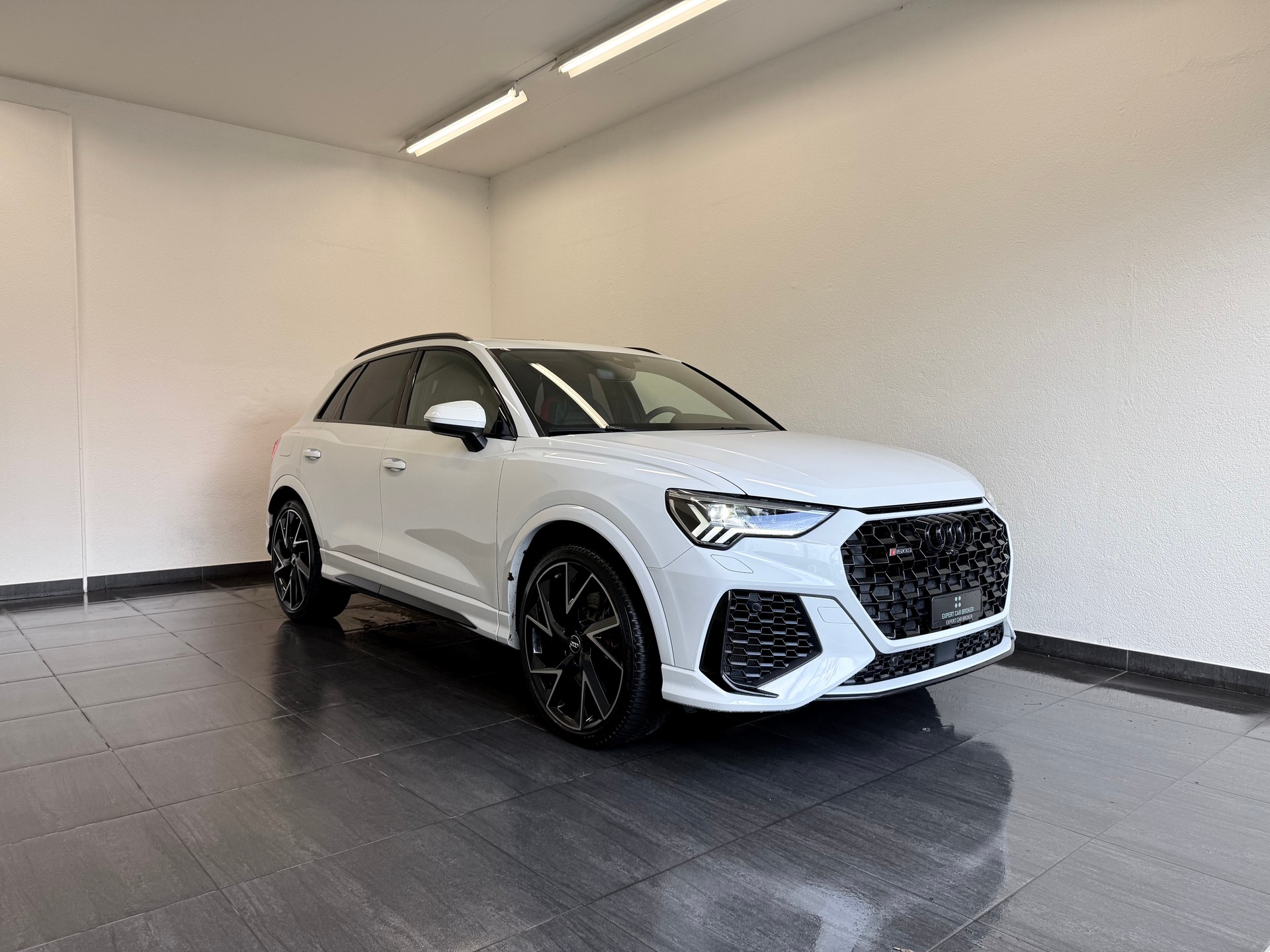 AUDI RS Q3 2.5 TFSI quattro S tronic-image-1