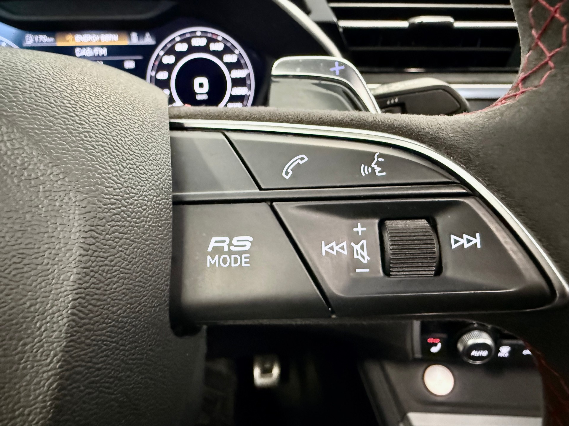 AUDI RS Q3 2.5 TFSI quattro S tronic-image-20