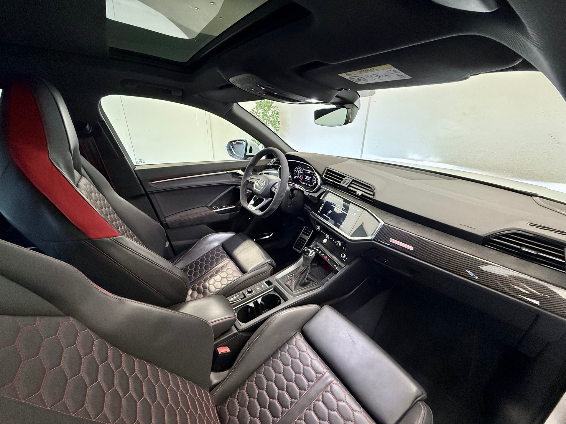 AUDI RS Q3 2.5 TFSI quattro S tronic-image-17